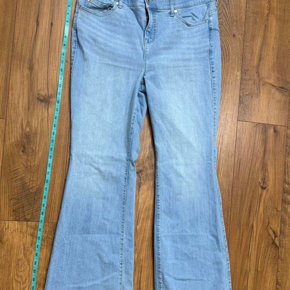 Torrid Light Wash Bombshell Flare Jeans Plus Size Retro Y2K Stretch Denim Fall