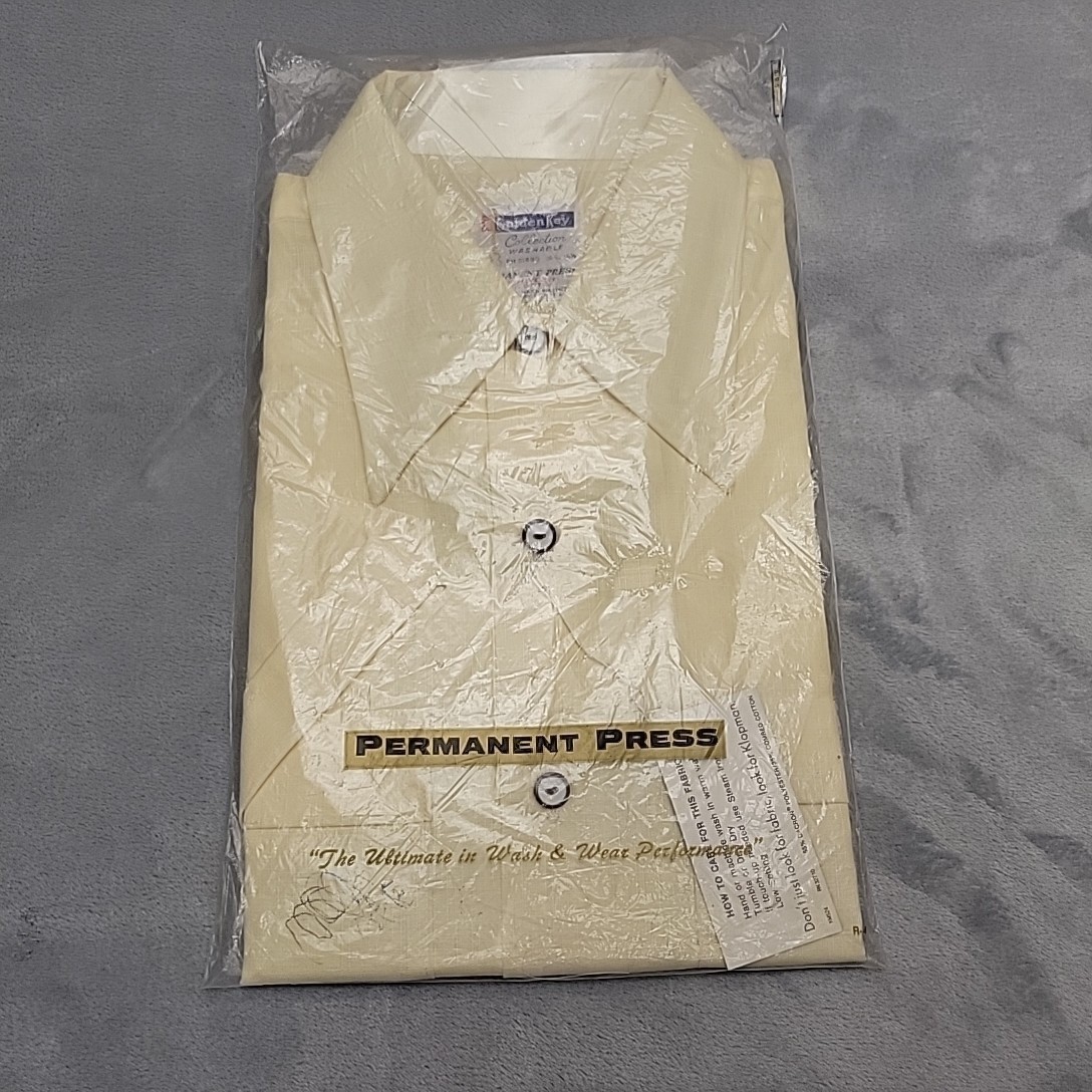 VTG Golden Key Collection Shirt Men L Yellow Permanent Press Dagger Collar Retro
