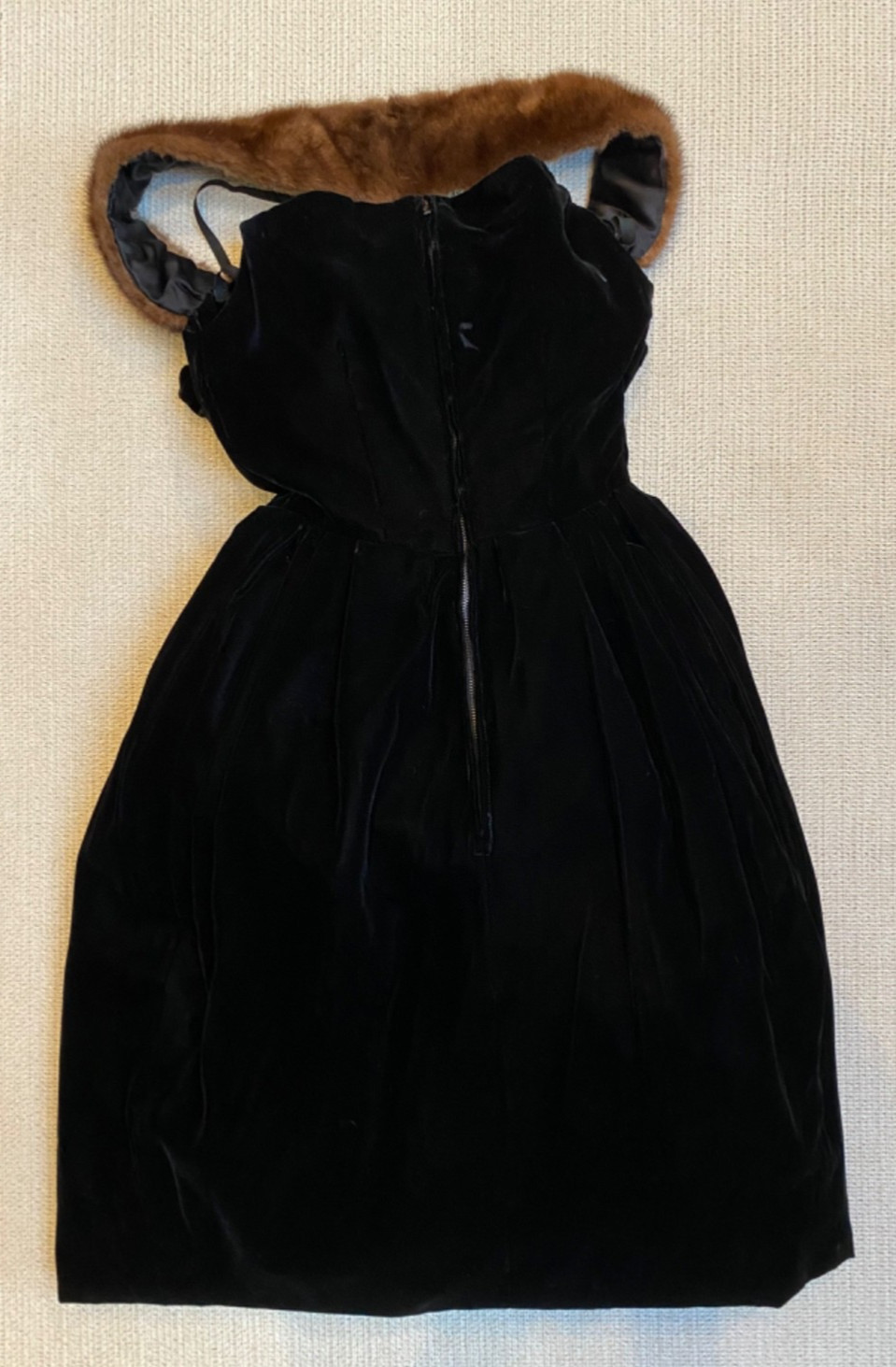 VINTAGE 1940-50’s BLACK SILK VELVET DRESS W ERMINE SHOULDER BAND