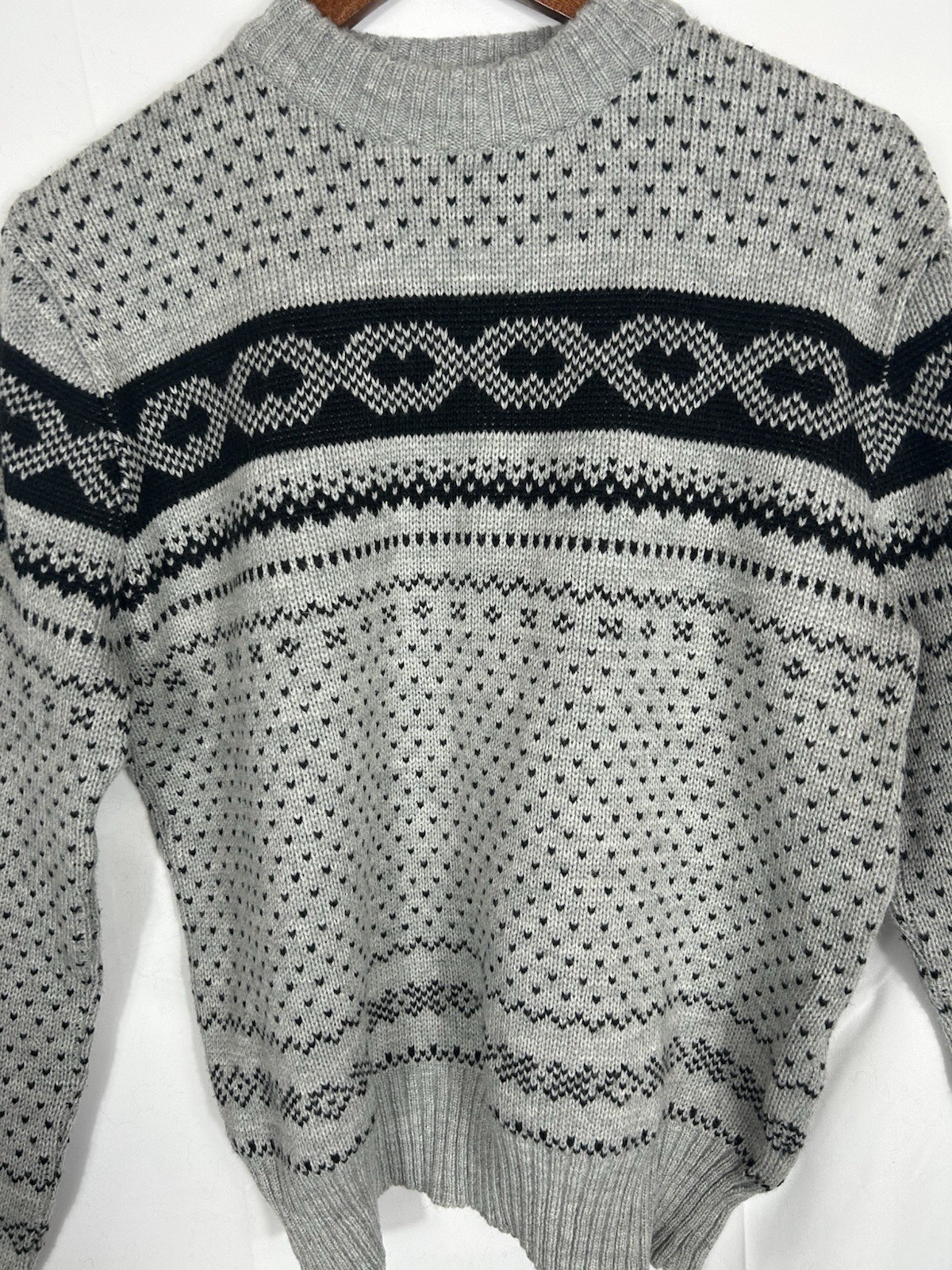 Vintage Mens 70s K.P. Knitwear Sweater Size L Grey Black Fair Isle Holiday Cabin