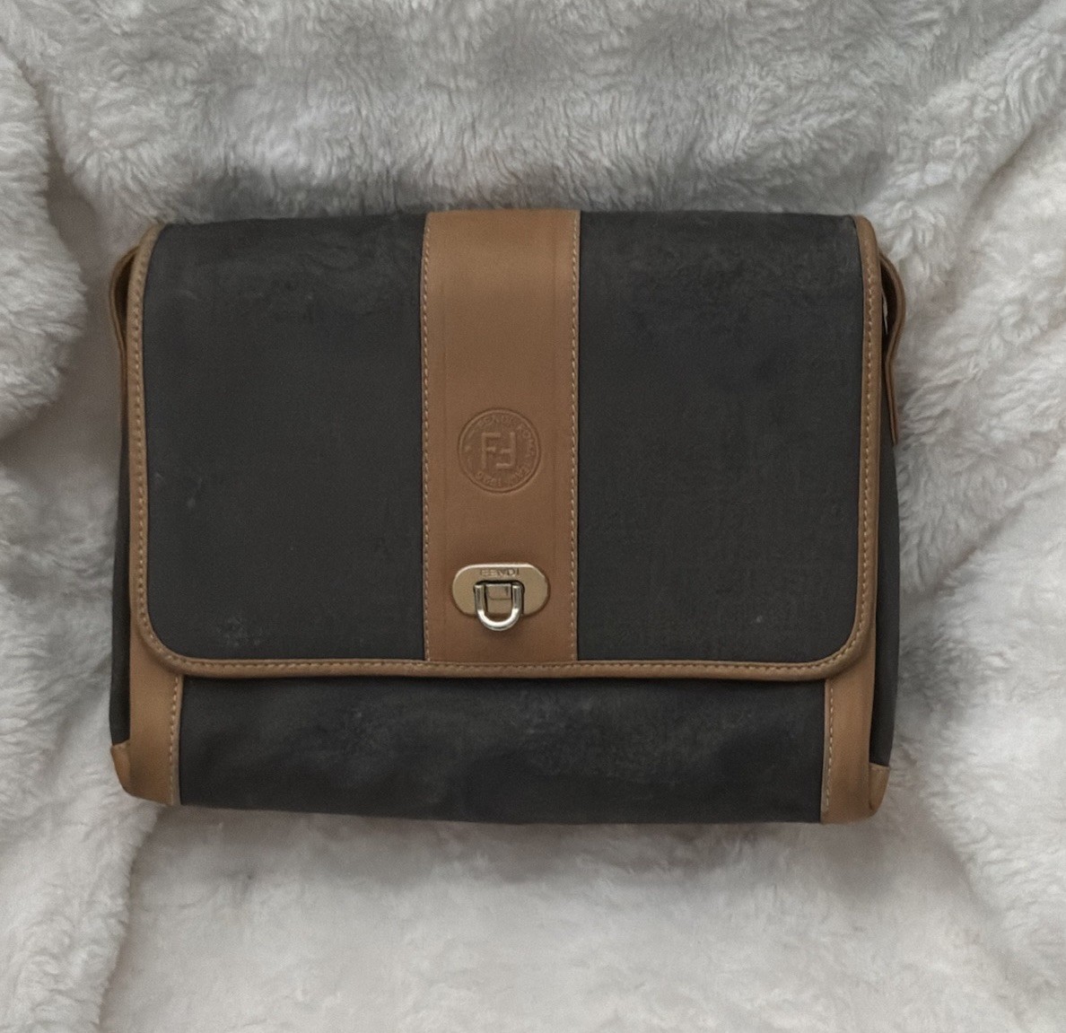 Fendi Black Brown Leather Messenger Cross Body Bag Stylish Dual Color Accessory