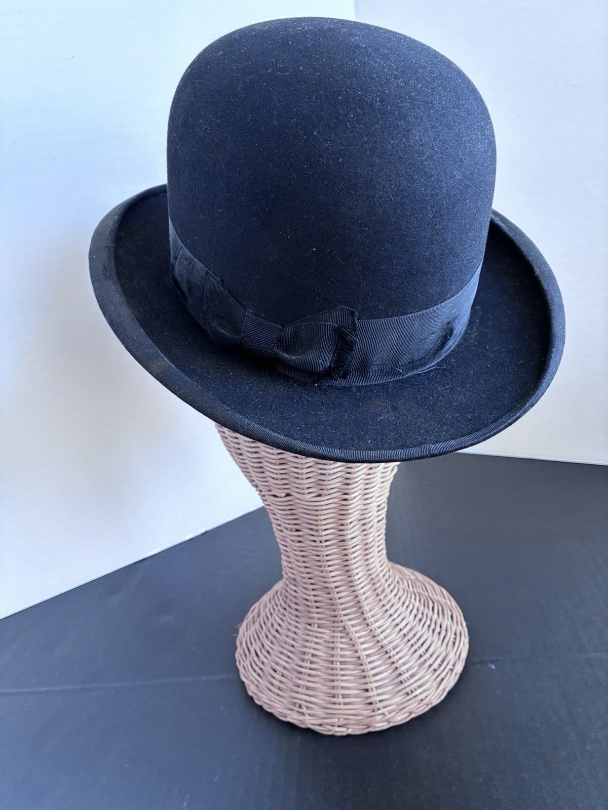 Antique Vintage Black Felt Derby Bowler Hat THE BIG BEAR 7 3/8