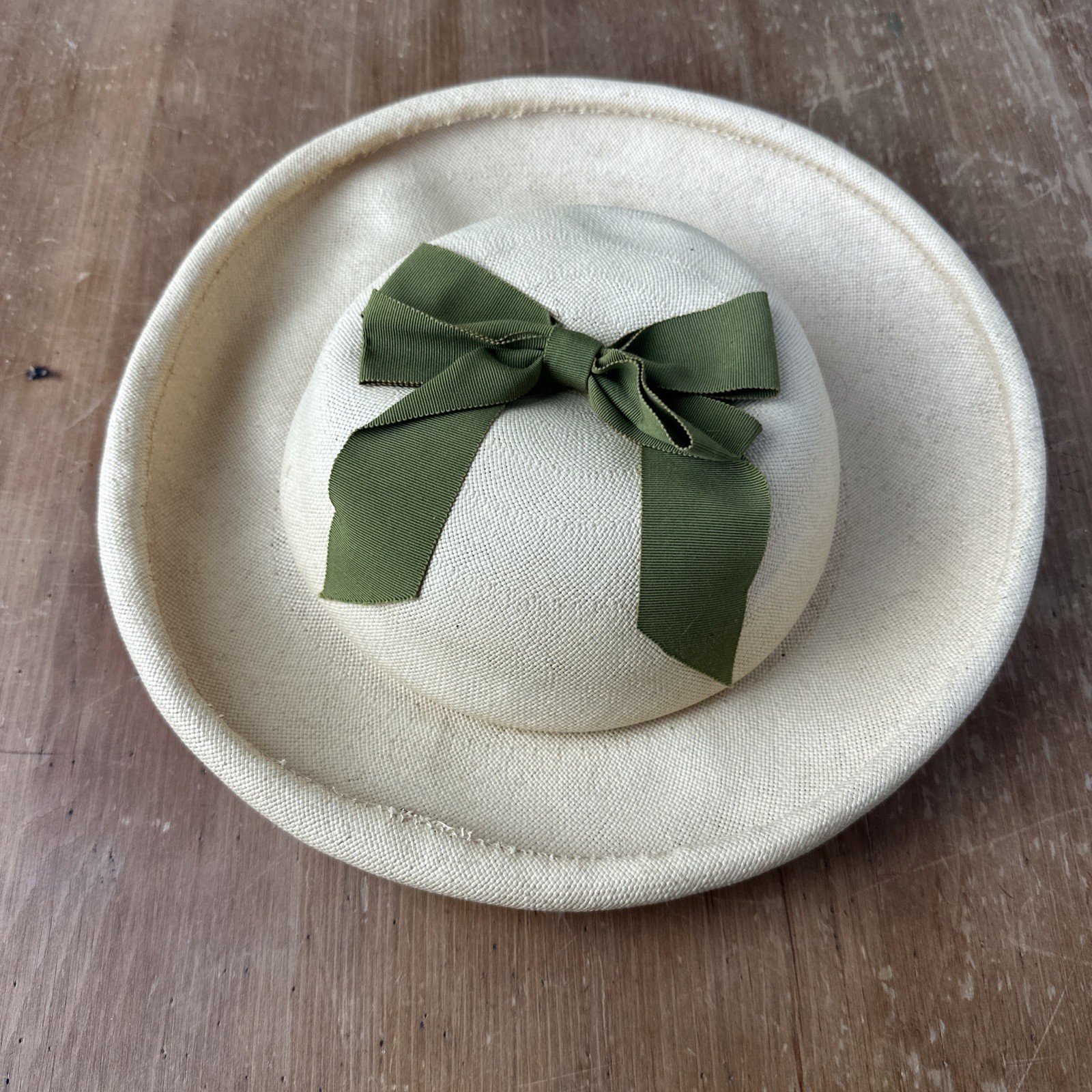 Vintage Hattie Carnegie Brimmed Straw Hat Easter Spring Off White Bow