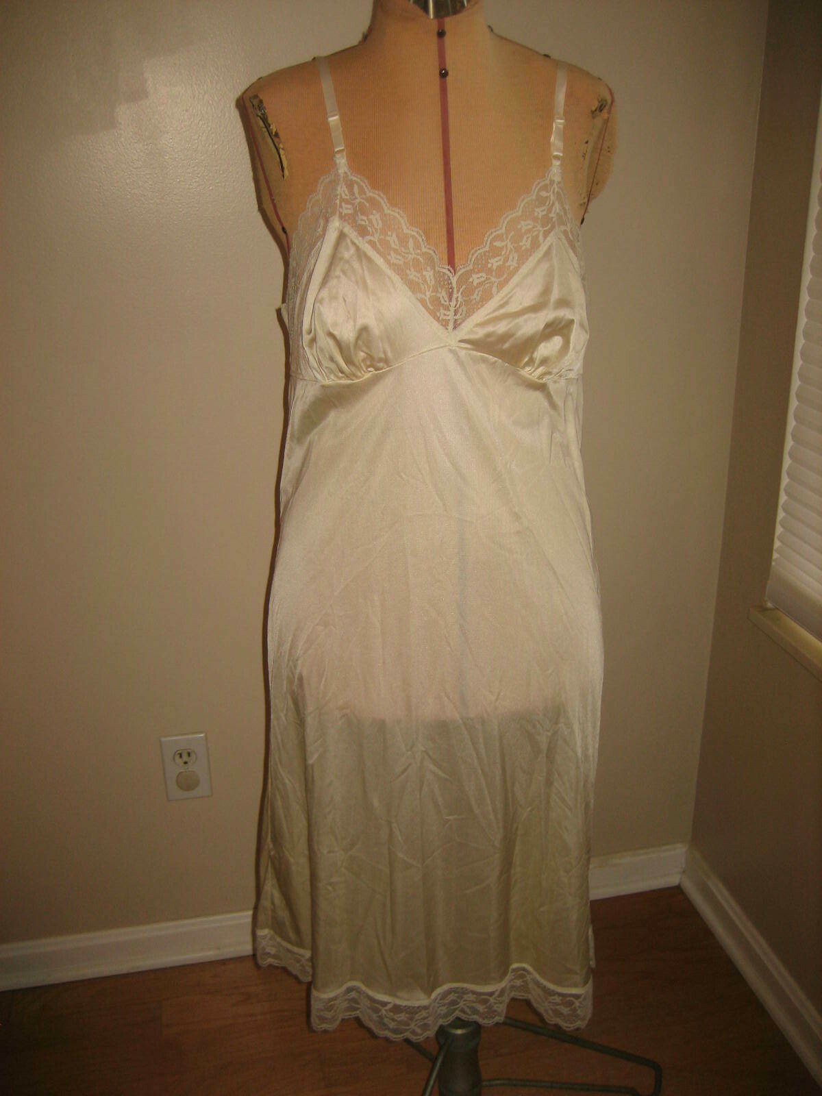 Vintage SEARS Nylon Ivory Full Slip, Tulip Lace Trim – Style 84855 – Size 36