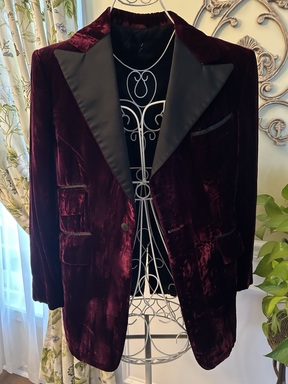 Men’s Vintage 70’s Burgundy Velvet Tuxedo Smoking Jacket 37 R Wide Collar WOW!