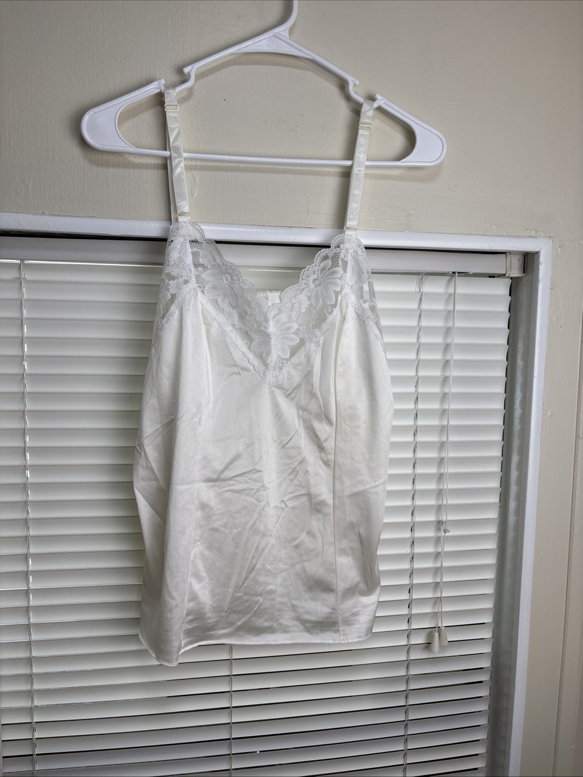 Vintage Beige Lorraine Nylon And Lace Camisole Sz 40 Made In The USA