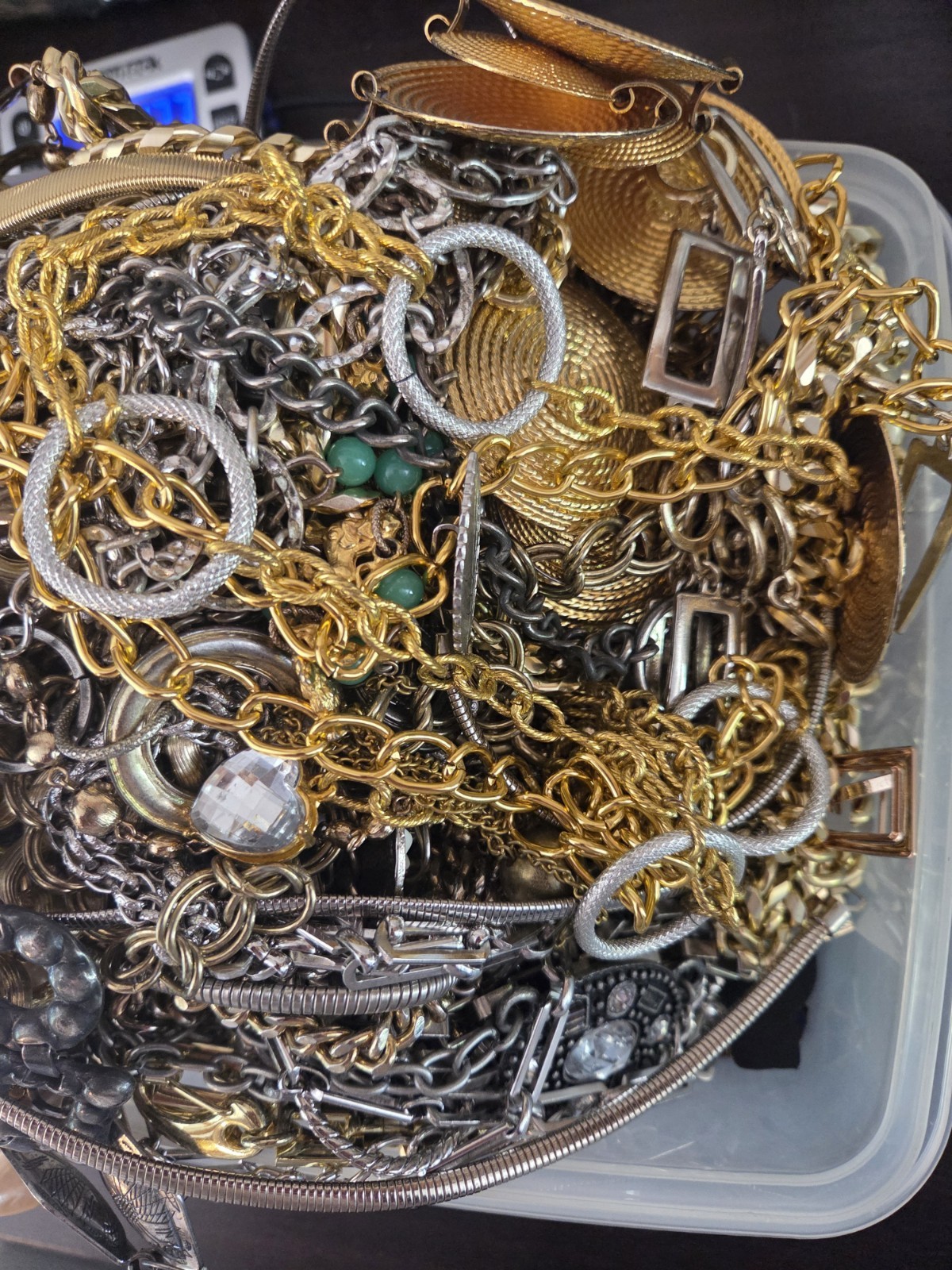 Lot of 15lb Vintage/Modern Silver/Gold Tone Chain Belts Mystery Lot