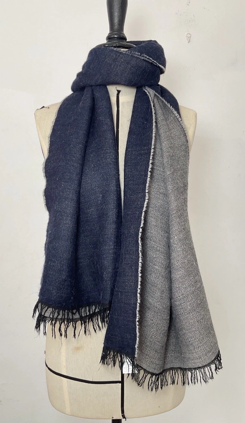 INTREND unisex Double Faced Scarf In Navy Blue & Gray 79″/23″ IN EXCELLENT COND