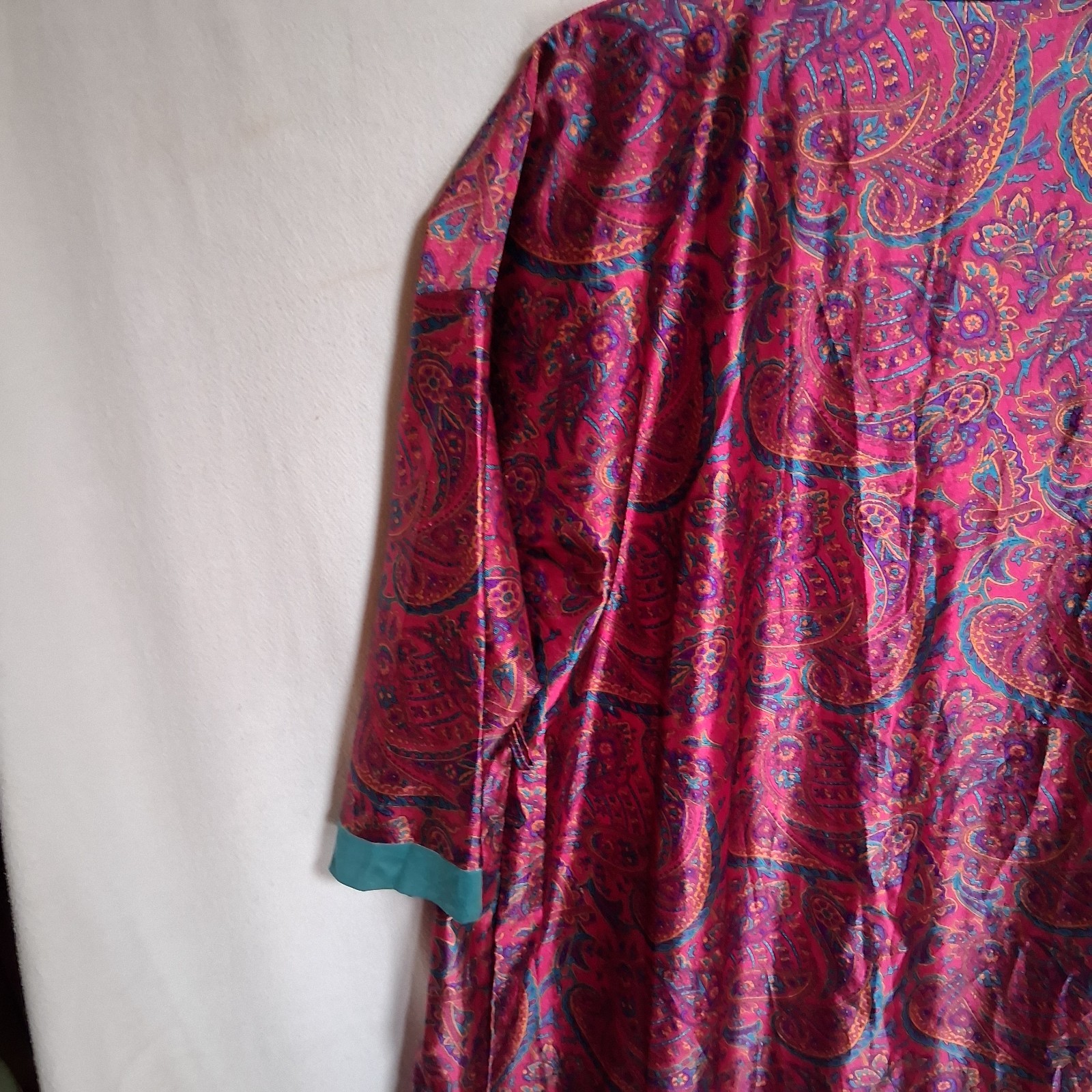 Vintage Exclusively Yours Robe Size XL Pink Turquoise Paisley Print Psychedelic