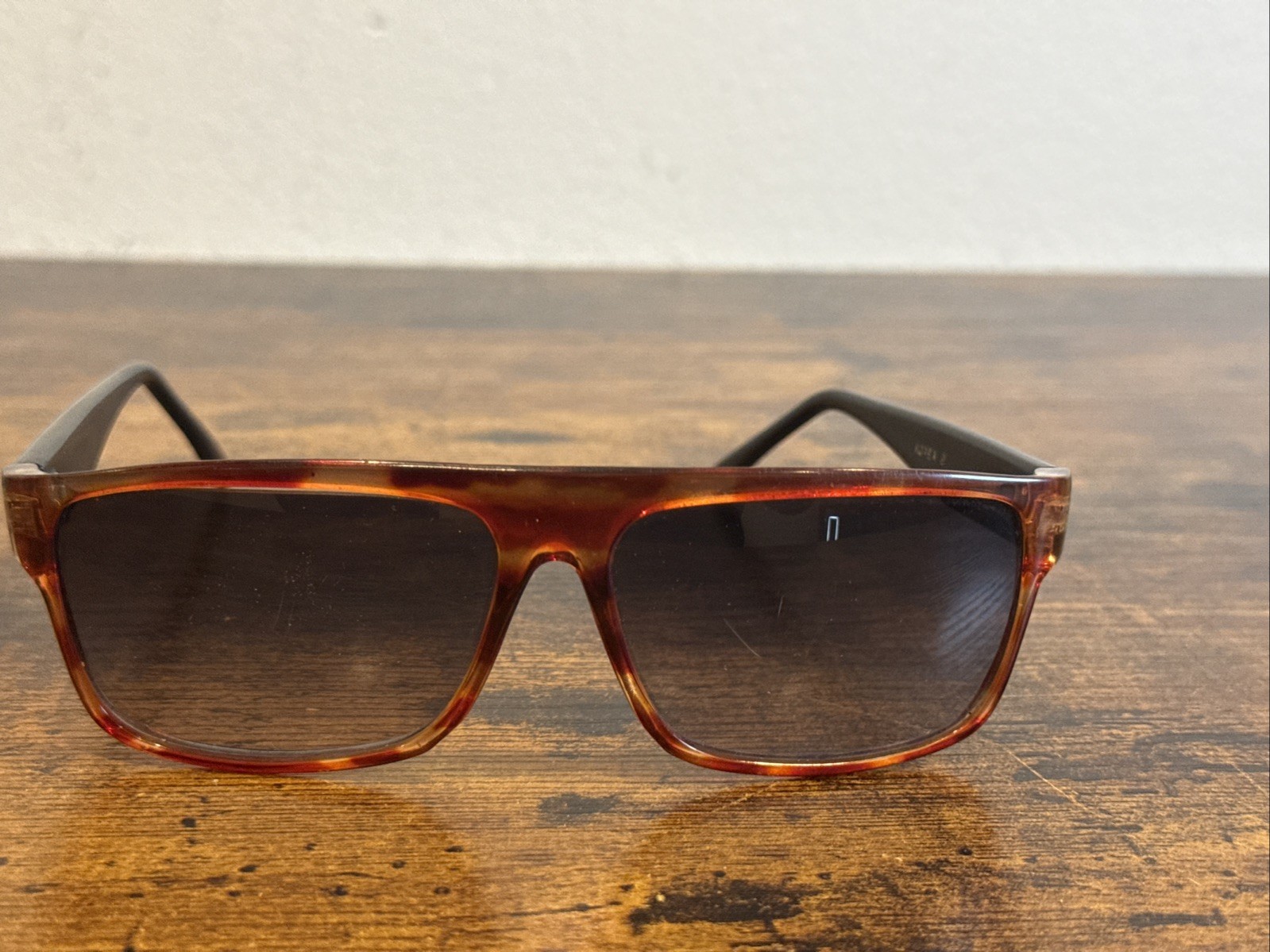 Vintage Square Aviator Sunglasses – Tortoise Shell Front / Black Arms – KOREA