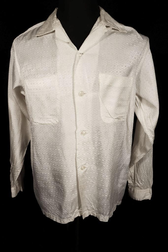 Vintage National 1950’s White Shiny Rayon Print Shirt Size Medium Good Condition