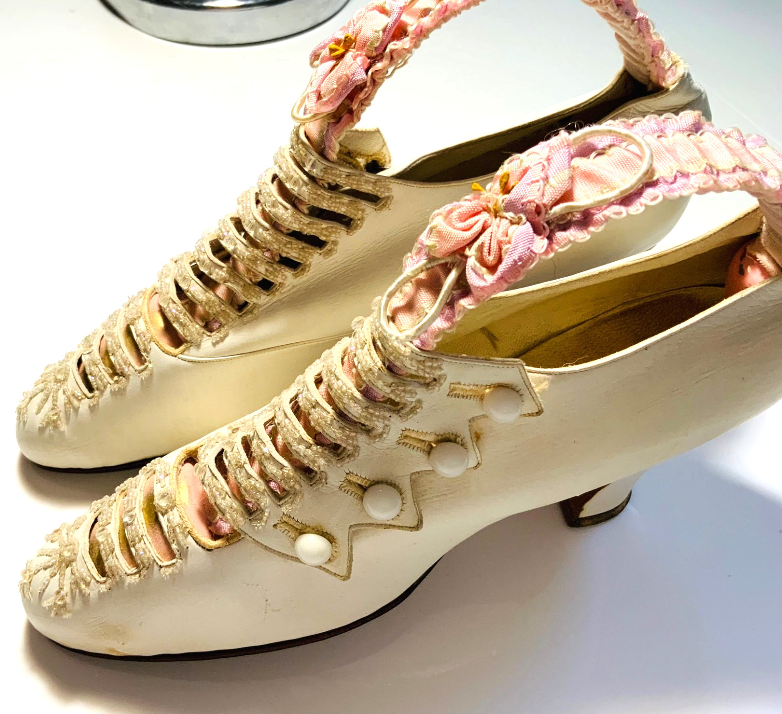 WOW ANTIQUE WEDDING Shoes LEATHER/STRAPPY / BUTTONS INCREDIBLE BEADING 2 1/2 B