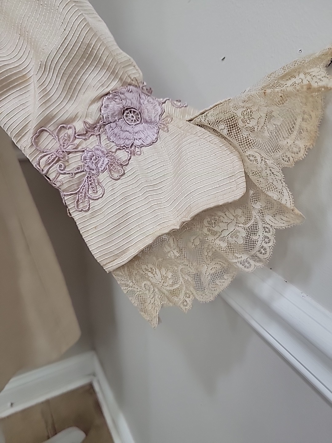 Antique 30s 40s Boudoir Hostess Coat Romantic Lace Applique Silk Faille