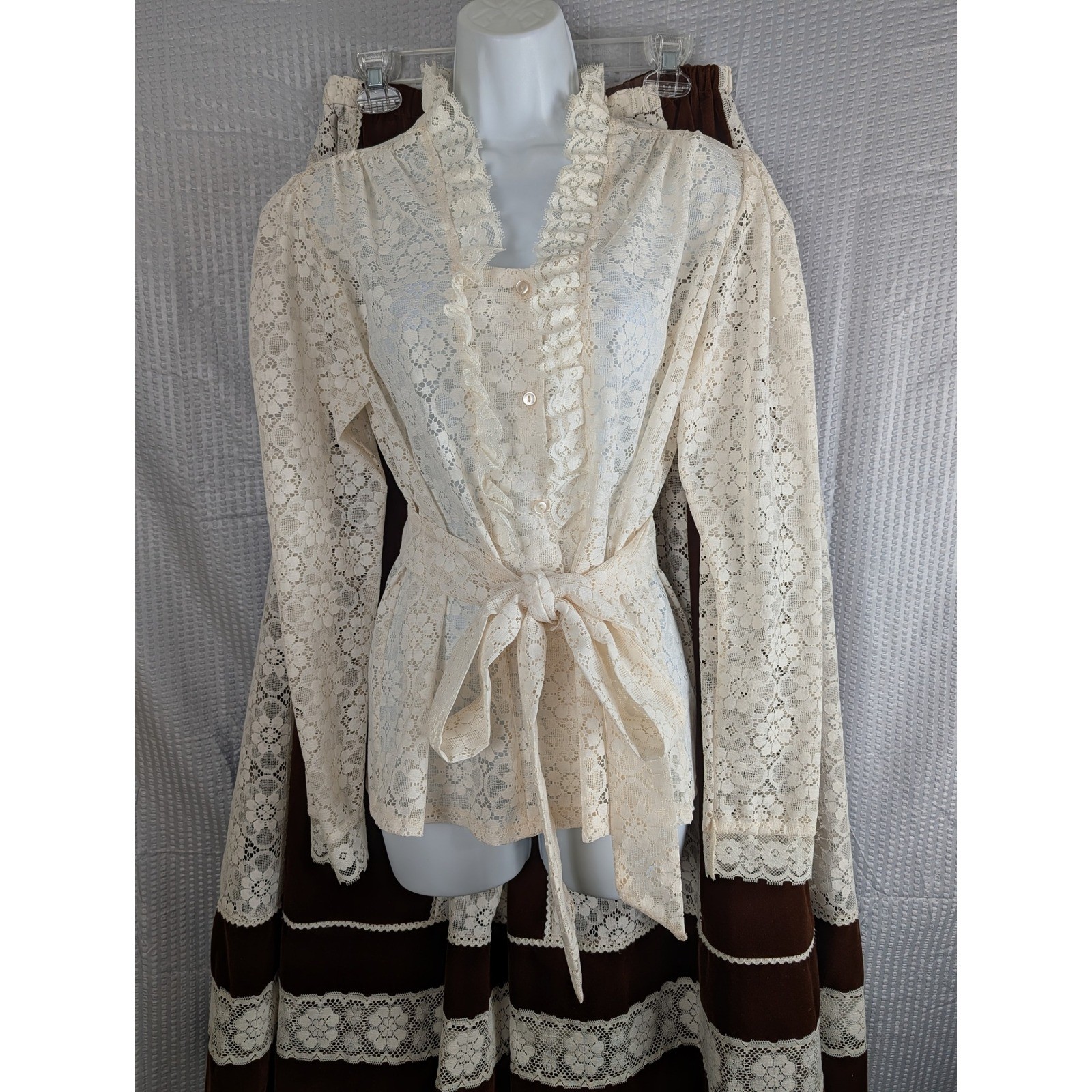 Carefree Fashions Scottsdale Vintage 70s Lace Top Velvet Skirt Set Womens L