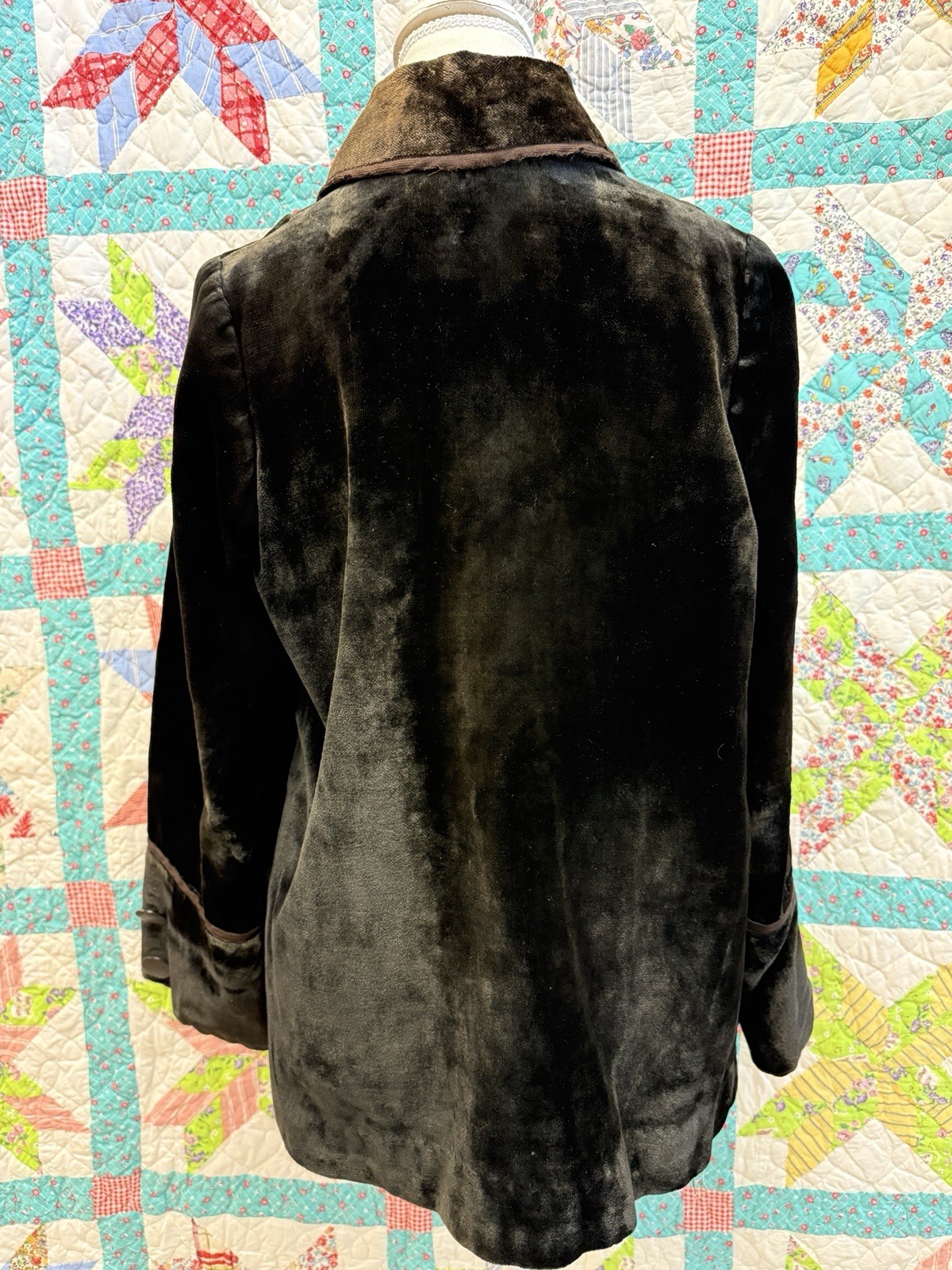 Vintage 1920’s beaver velvet short coat jacket with winged collar