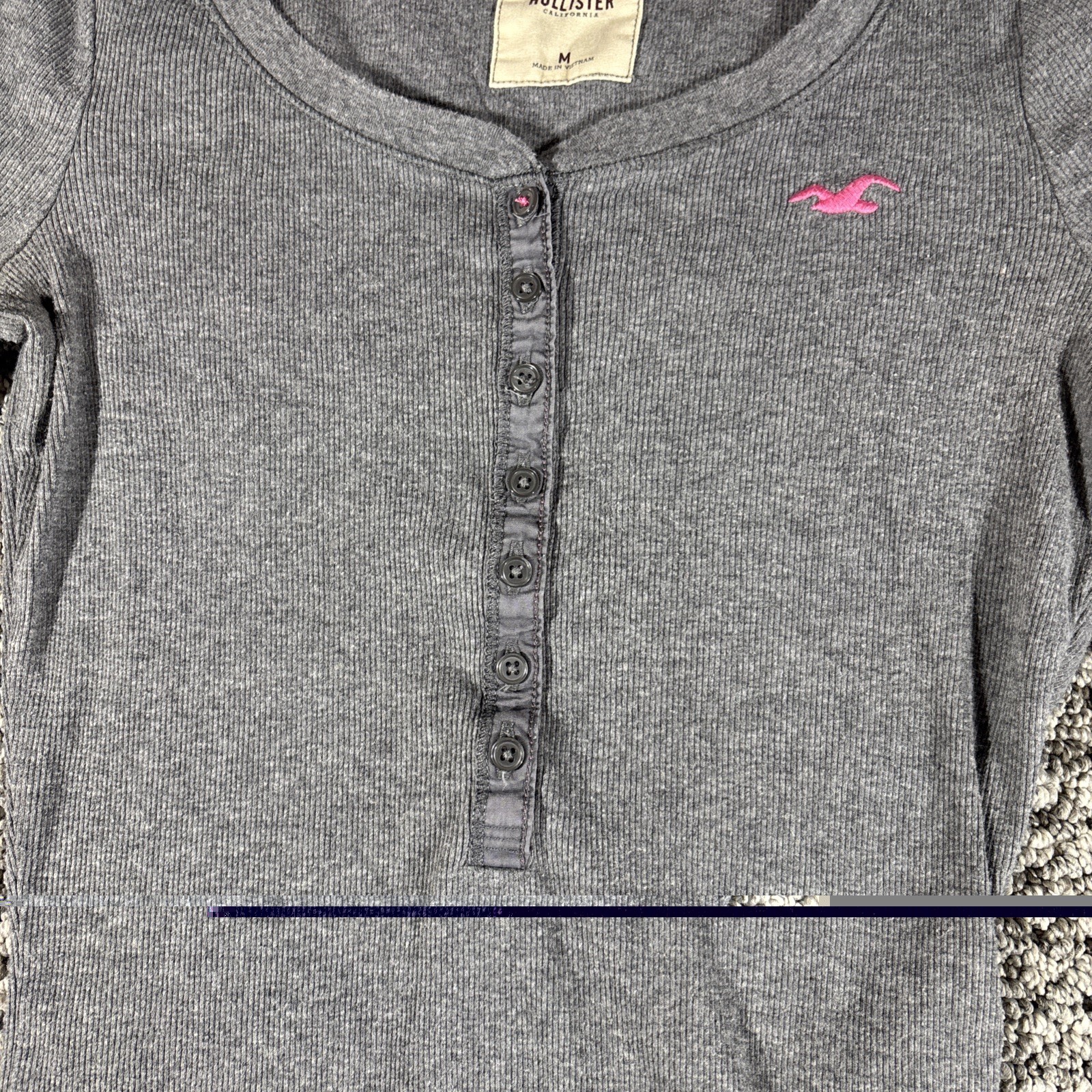 Vtg Woman’s Y2K Grey and Pink Hollister Long Sleeve Baby Doll button up top M