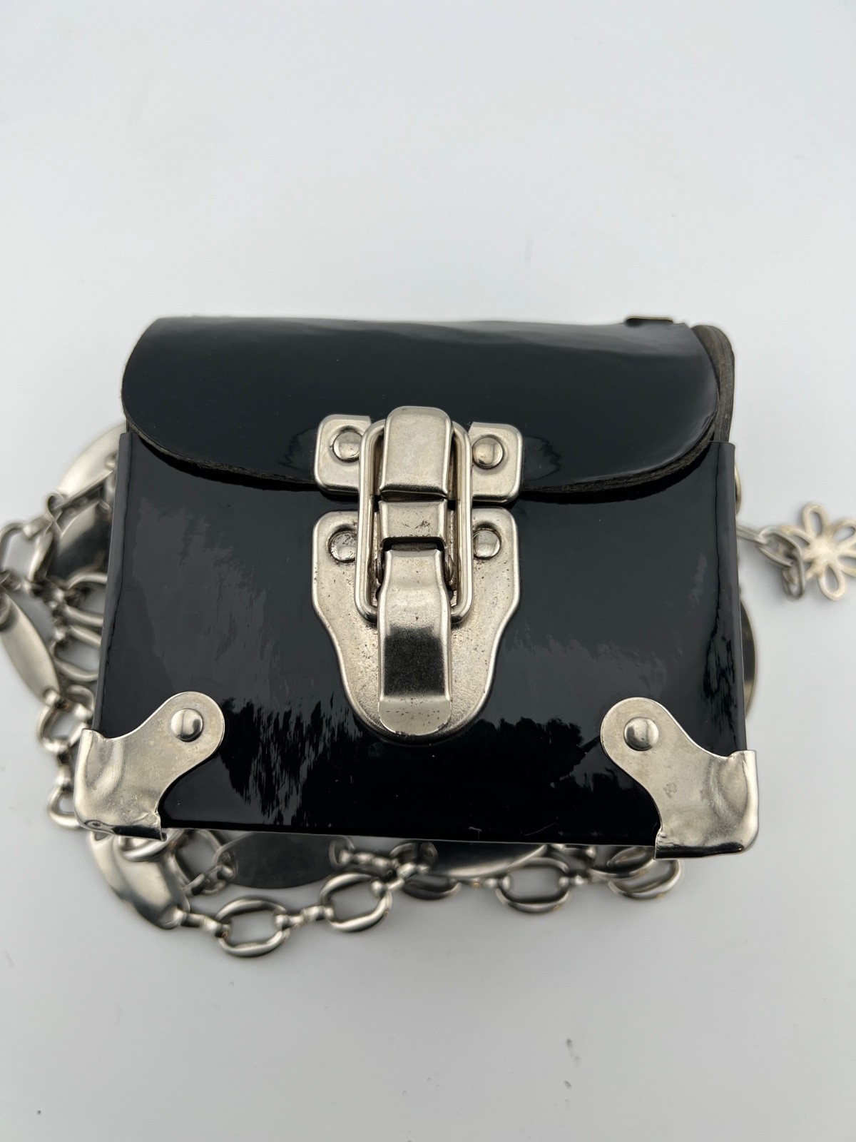 Vtg Hardcase Trunk Bag Black Patent Silver Heavy Chain Locket Heart Purse USA