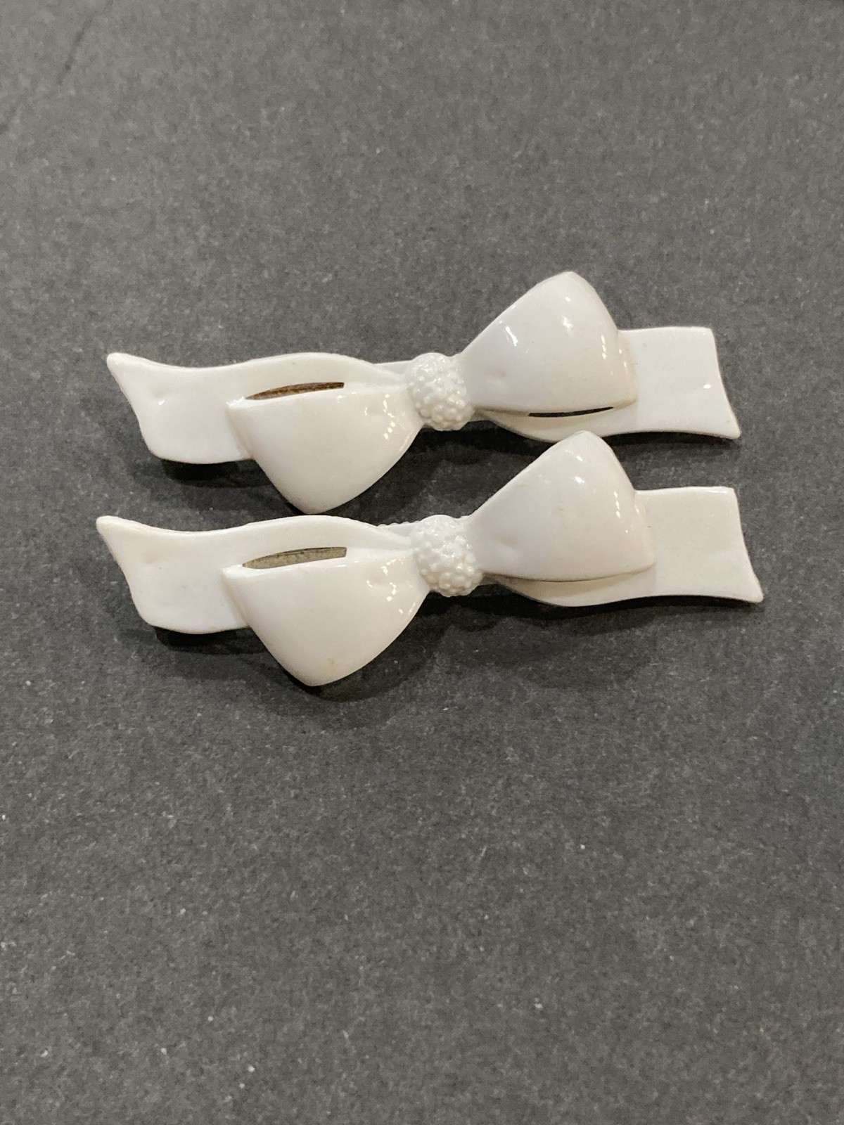 Vintage 2 Pair Plastic Bows Hair Barrettes Non Slip Teeth Metal Clasp Blue White