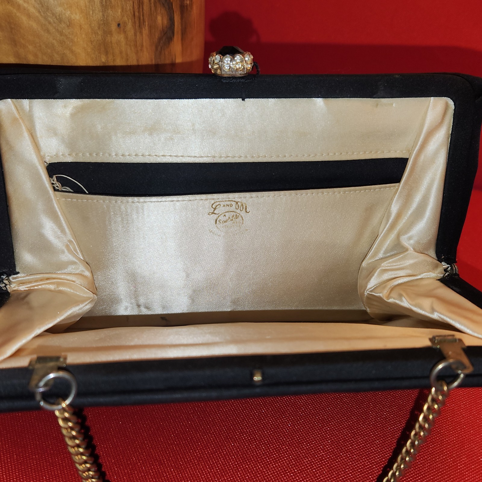 Vintage ’50’s L&M Black Gold Clutch Round Clasp