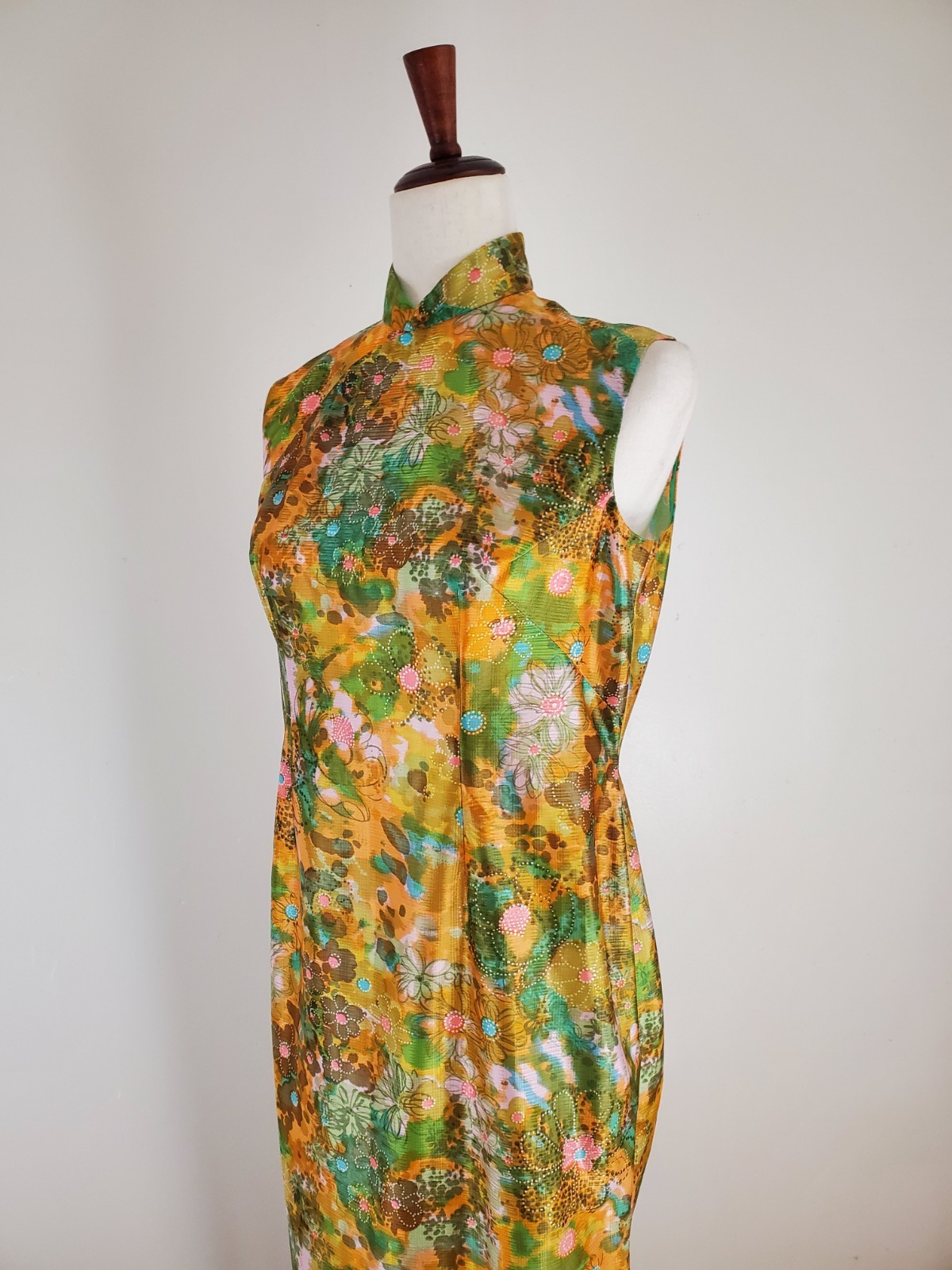 Vintage 1960s Cheongsam Dress Qipao Mid Century Mod Chinese Taiwan Floral