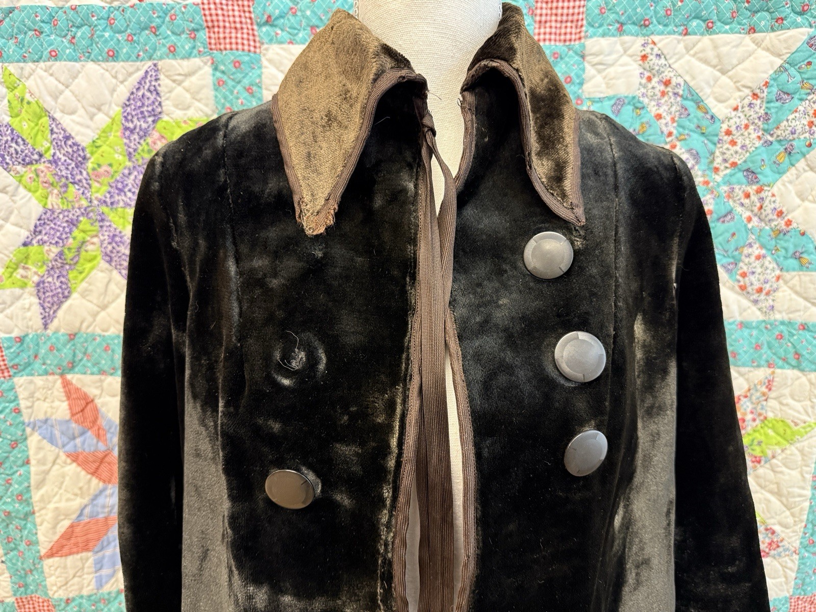 Vintage 1920’s beaver velvet short coat jacket with winged collar