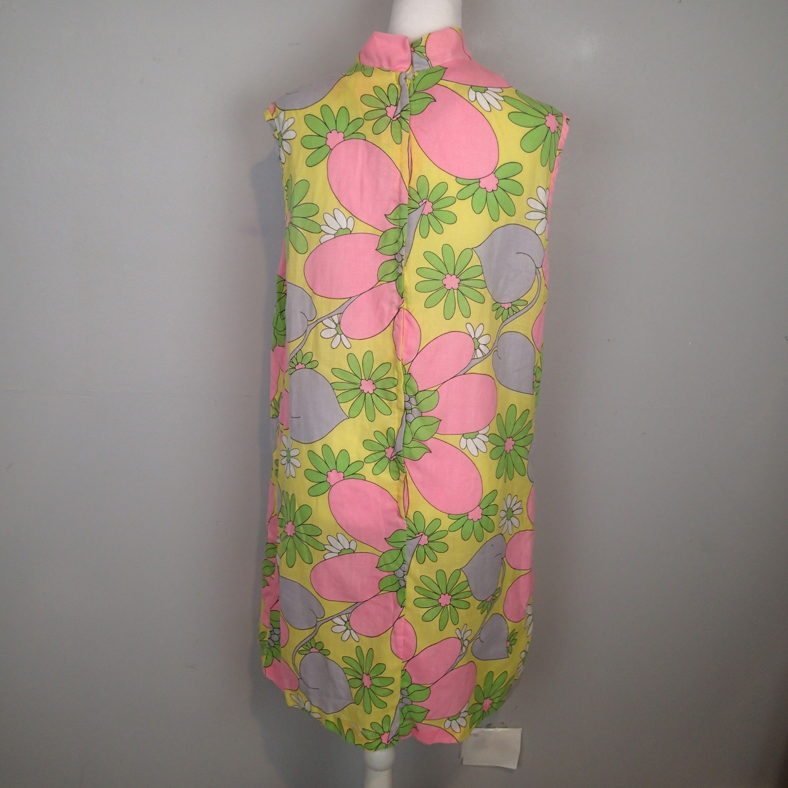 vtg 1960’s Dress Shift Mod Sleeveless Bright Floral yellow Pink green m/l