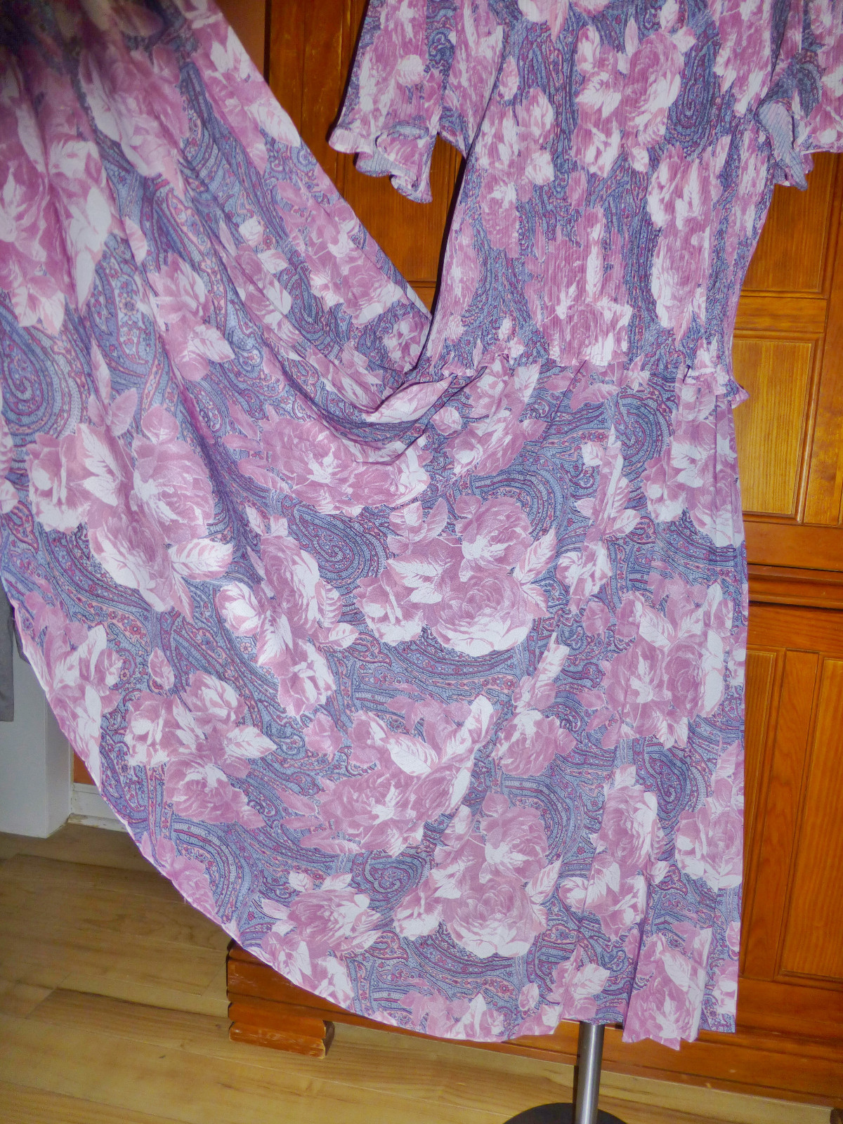New VTG 70s Micro Pleat Mauve Rose Floral print Boho Cocktail Secretary DRESS ML