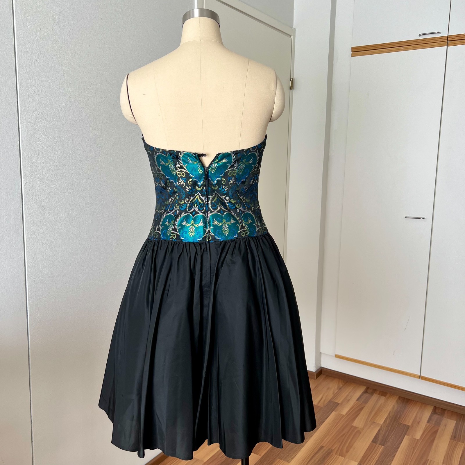 1980s Brocade Cocktail Party Prom Dress Metallic Damask Strapless Cocktail Midi
