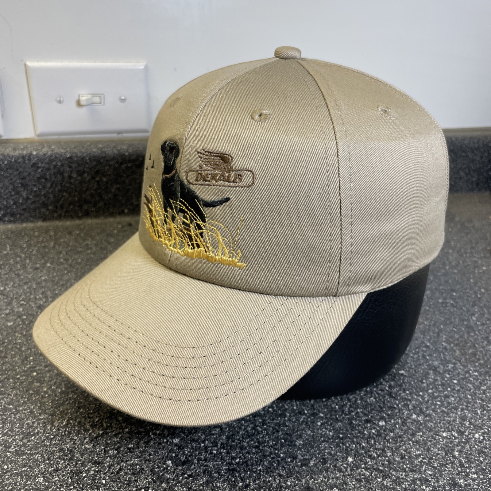 Vintage Dekalb Seed Black Lab Hunting Dog Hat Cap Leather Strapback Trucker Farm