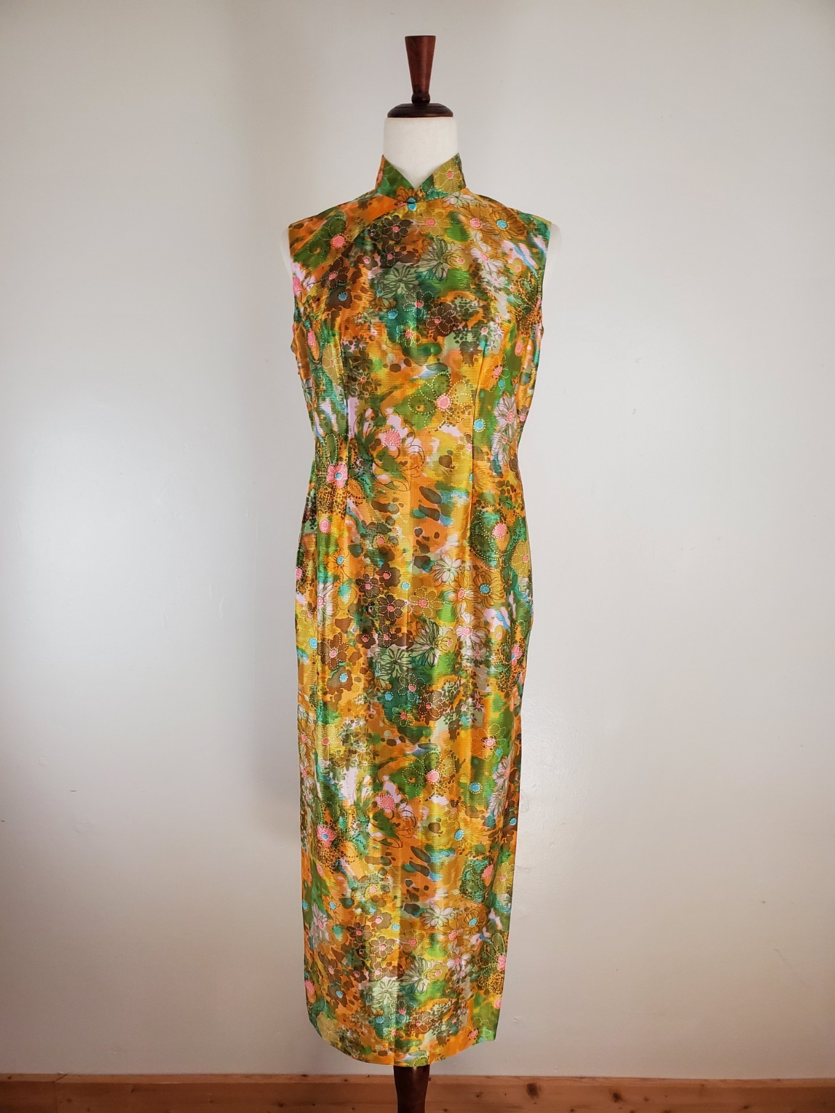 Vintage 1960s Cheongsam Dress Qipao Mid Century Mod Chinese Taiwan Floral