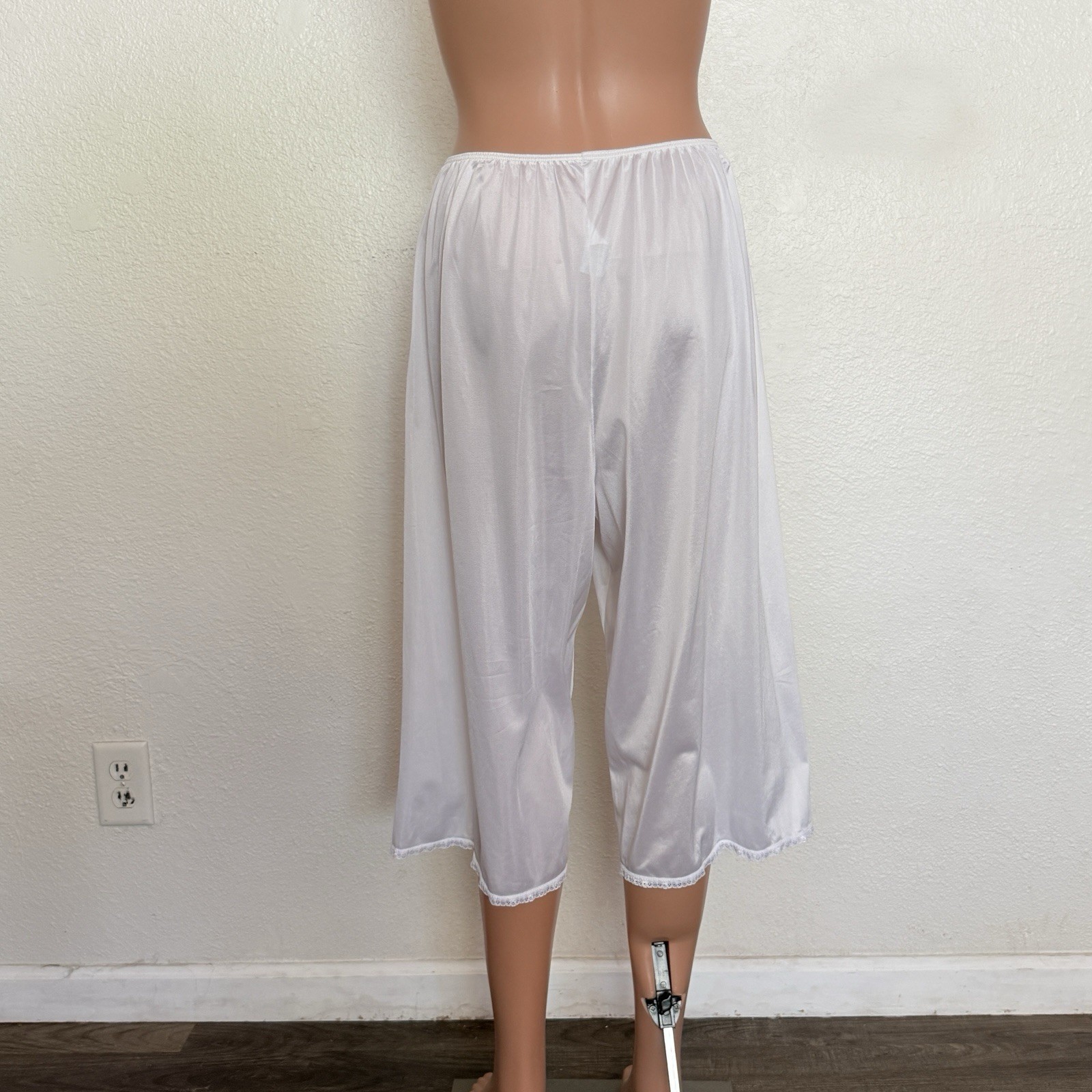 Vtg Bali White Nylon Satin Bloomers Sz L Coquette Cottagecore