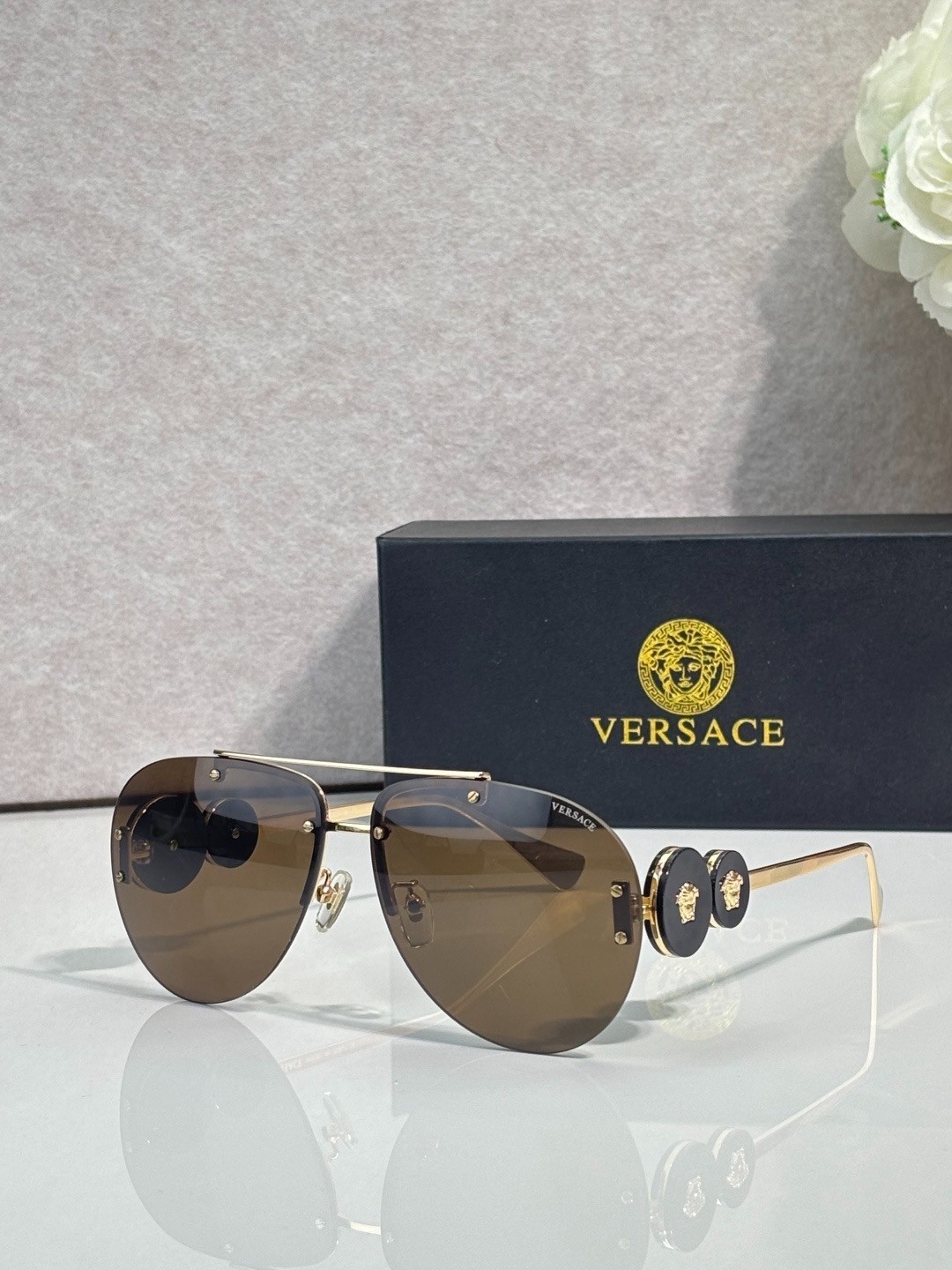 Versace VE2250 63 13-145mm Classic Retro Men’s Gold Aviator Sunglasses New