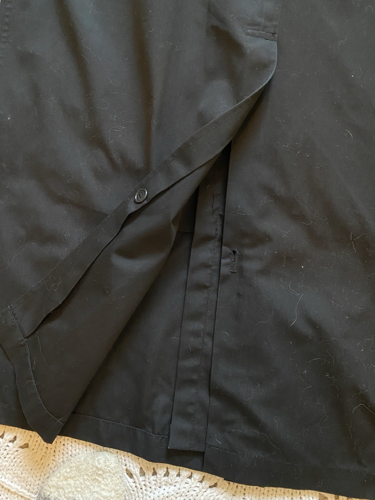VTG 70s Black Made In Hong Kong Trenchcoat Goth Perma Press Red Pile Liner 40 M