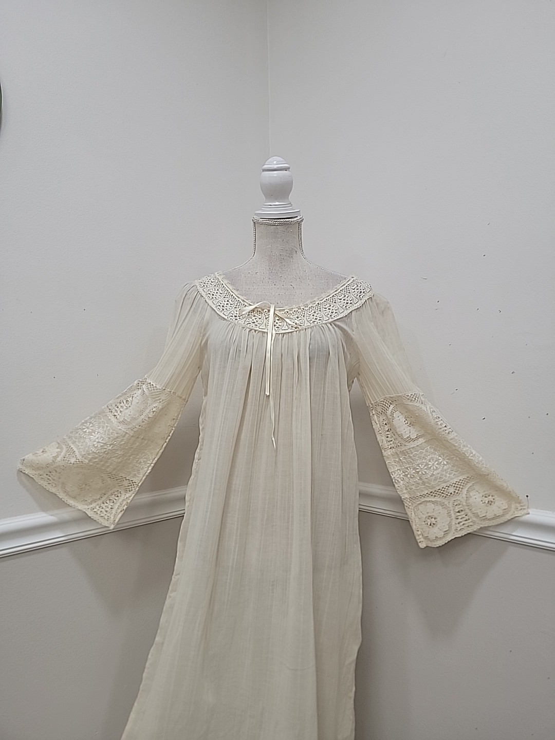 VTG Christian Dior Lingerie 1960s Saks Fifth Avenue Victorian Revival Lace Gown