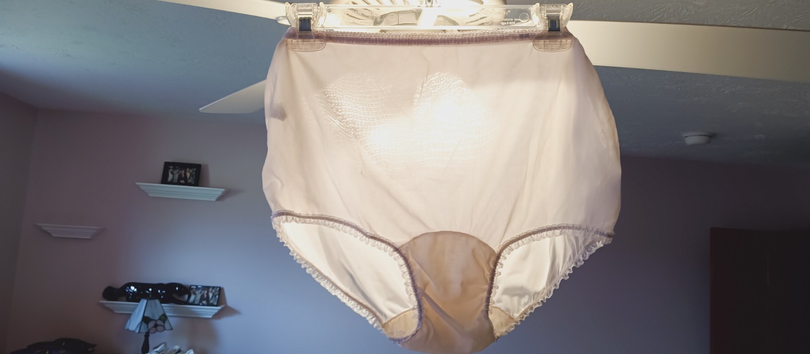 CAROLE VINTAGE PANTIES sz 5 WHITE NYLON PLAIN DESIGN LEG TRIM- WEAK WAIST #A1-17
