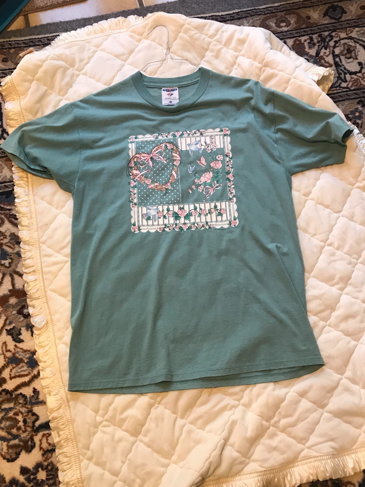 Vintage Women’s JERZEES t-shirt Large Birds/Butterflies/Roses Nature Made in USA
