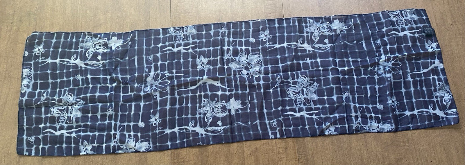 Vintage Lot of 4 Scarves Silk & Polyester Blends India Oscar De La renta Mixed