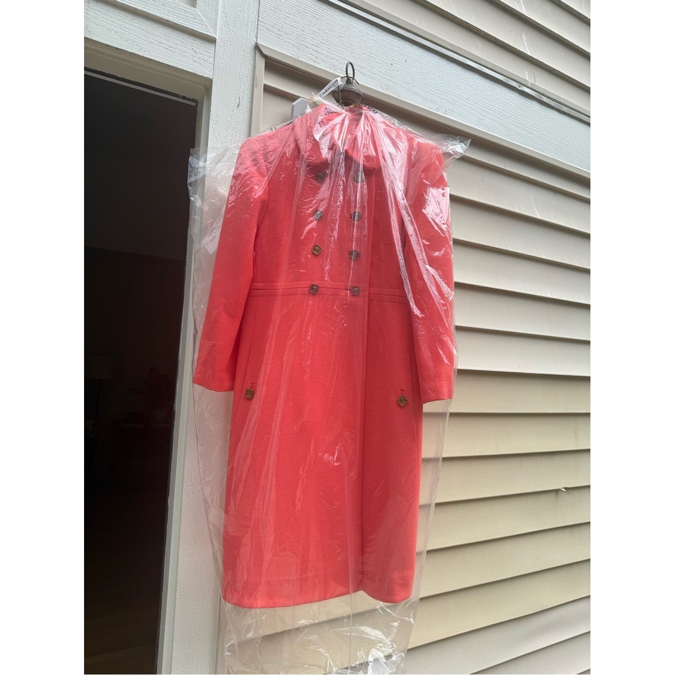 Rizik Bros DC Women’s Coral Double Breasted Vintage Coat: 1960’s to early 70’s