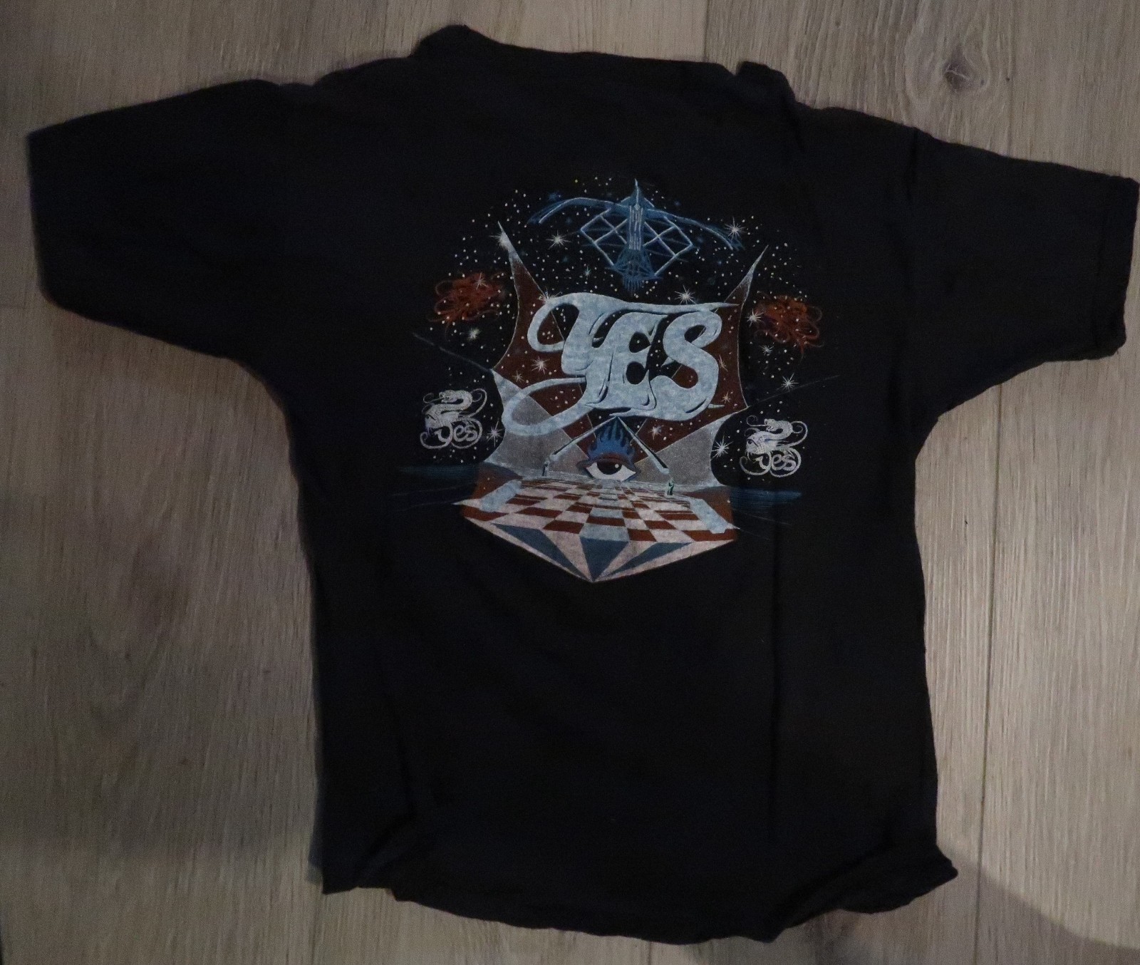 Vintage 1970s YES band Tour Shirt RARE design YES Rock Band Large T-Shirt