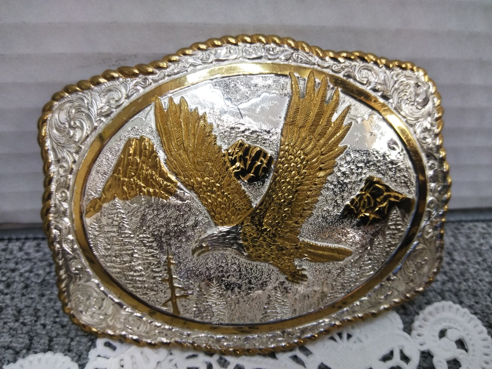VTG. Crumrine Flying Eagle Belt Buckle Silver & Gold Tone Western (3.5”X2.75”)