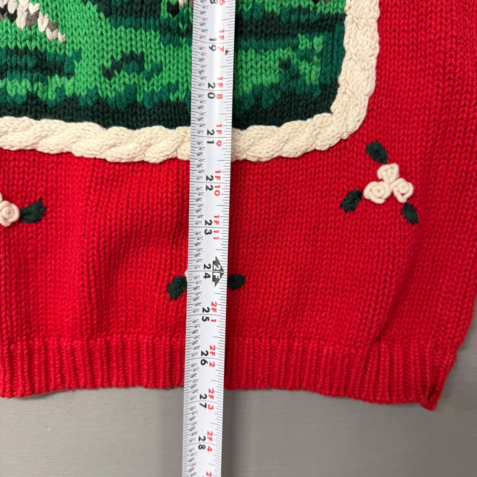 The Eagle’s Eye Vintage 1991 Horse Riding Scene Sweater Red Floral Knit Large