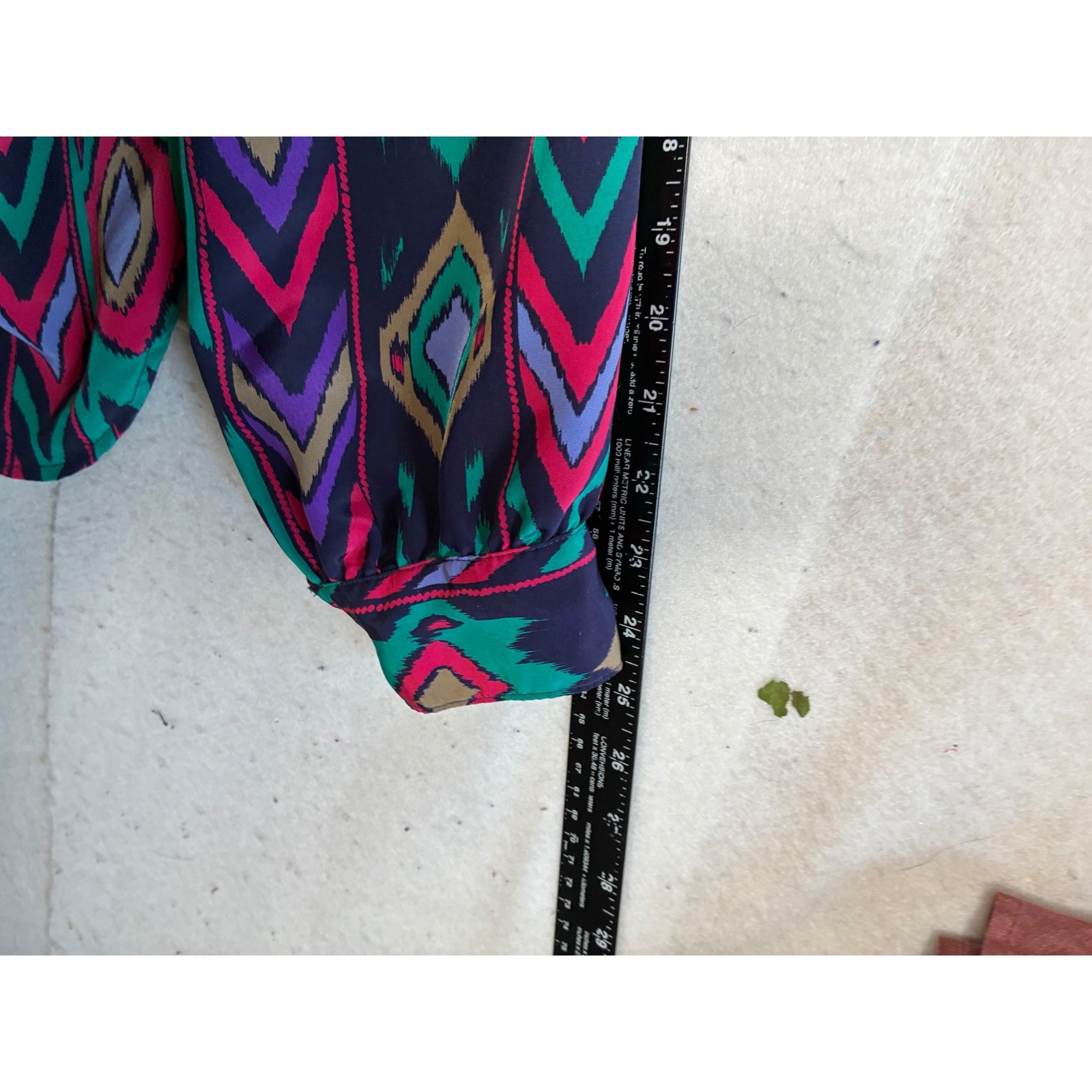 Vintage Campus Casuals California Geometric Ikat Print Button Up Blouse Top 90