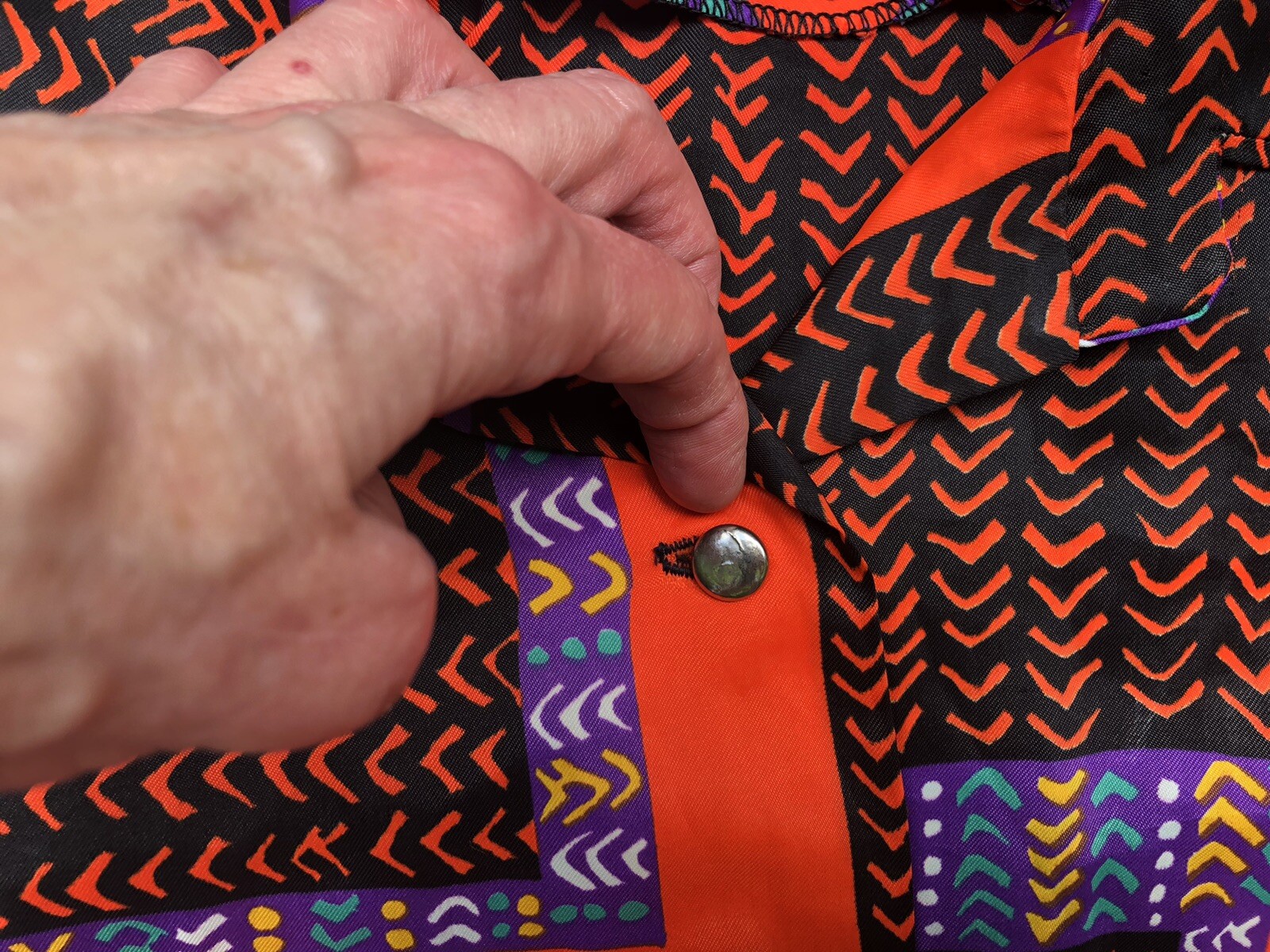 Vtg 70’s Red Multicolor Geometric Shapes Polyester Blend Long Sleeve Blouse~S/M