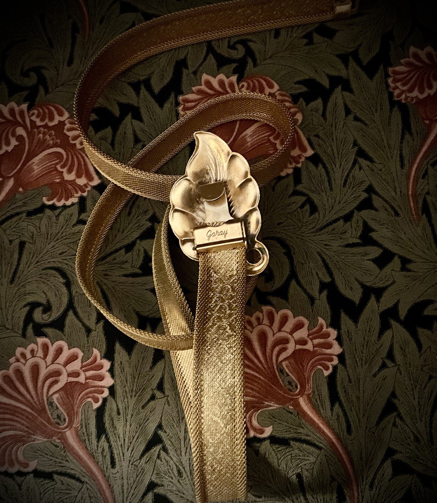 Vintage Belt Garay Serpentine MCM Fig Leaf Gold Tone Hook Clasp 28 In X .5 In