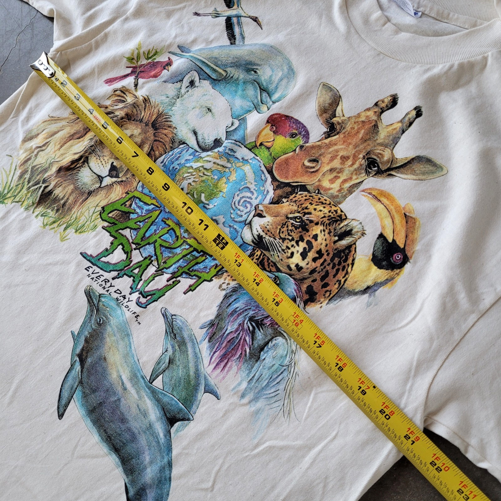Vintage 90s T Shirt Earth Day Everyday Peter Kull Wildlife Large Detailed NEW
