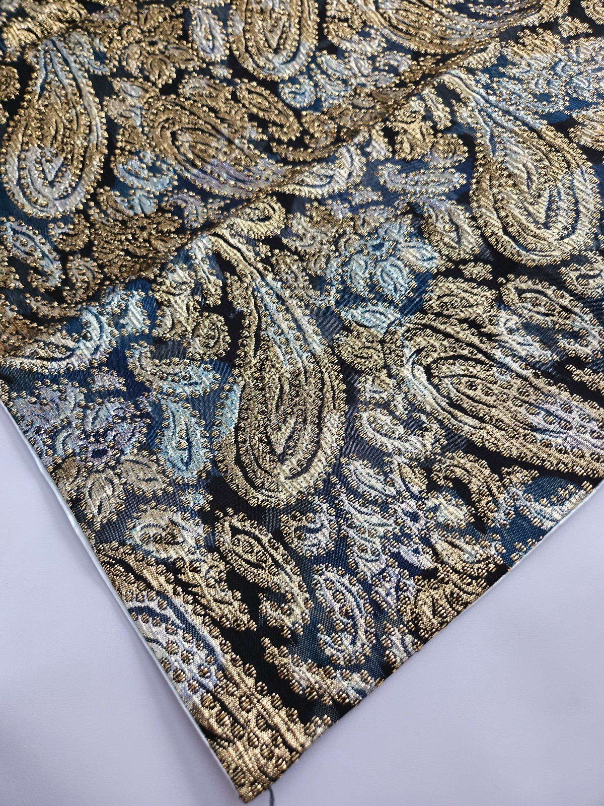BEN GOODMAN – Mode Makers – GOLD SILVER BLACK – Iridescent – 70″ x 17″ SCARF
