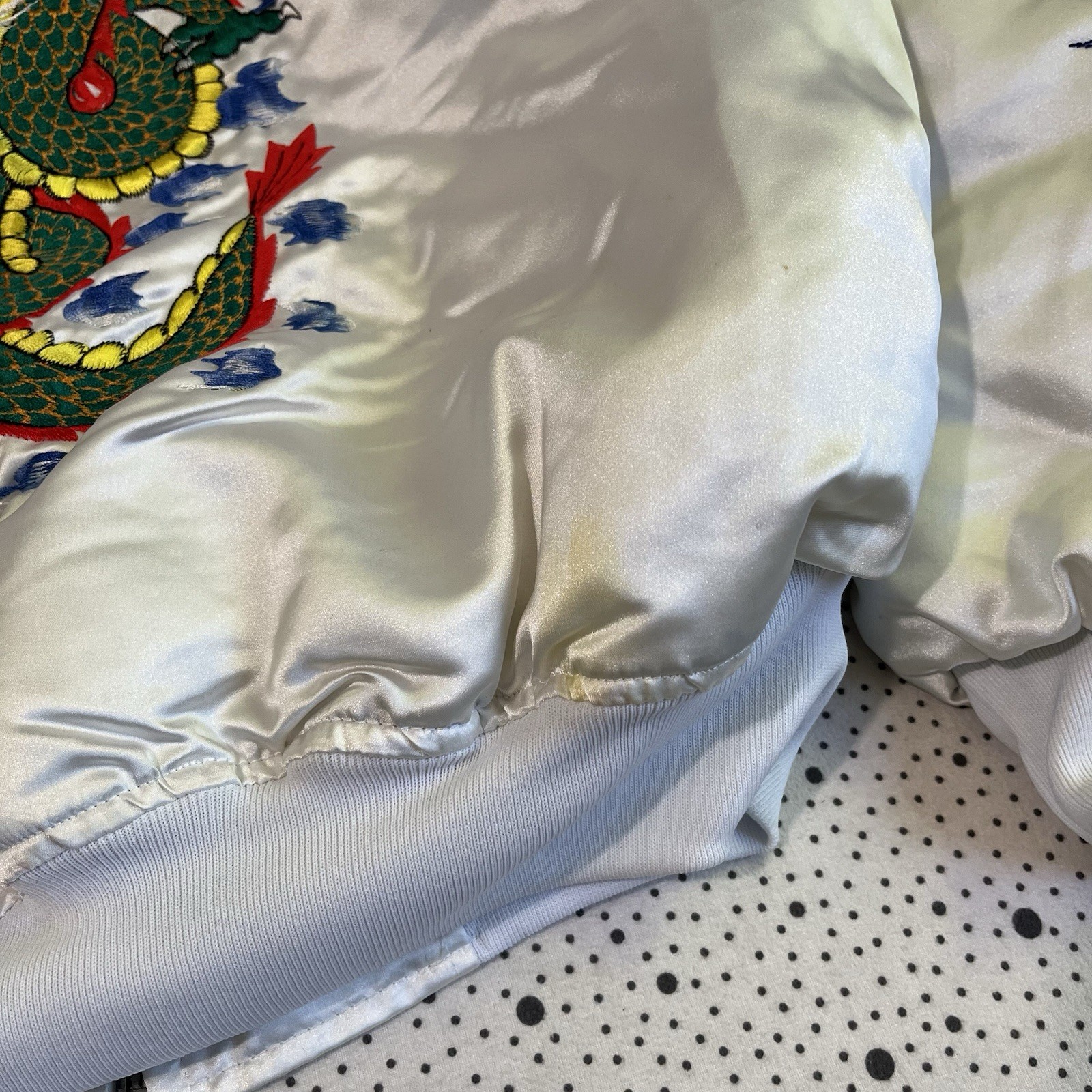 Vintage 1980’s Korea Souvenir Jacket Size XL White Satin Embroidered Dragons