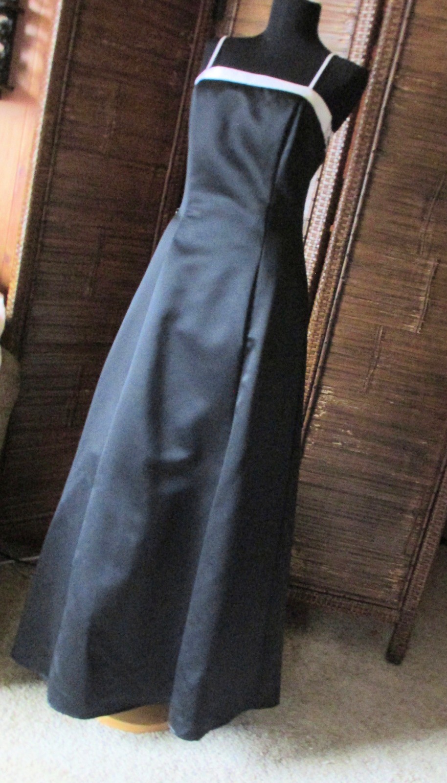 VTG Black Brushed Satin Gown White Lace-Up Back Silvery Gray Caviar Beading SZ 8