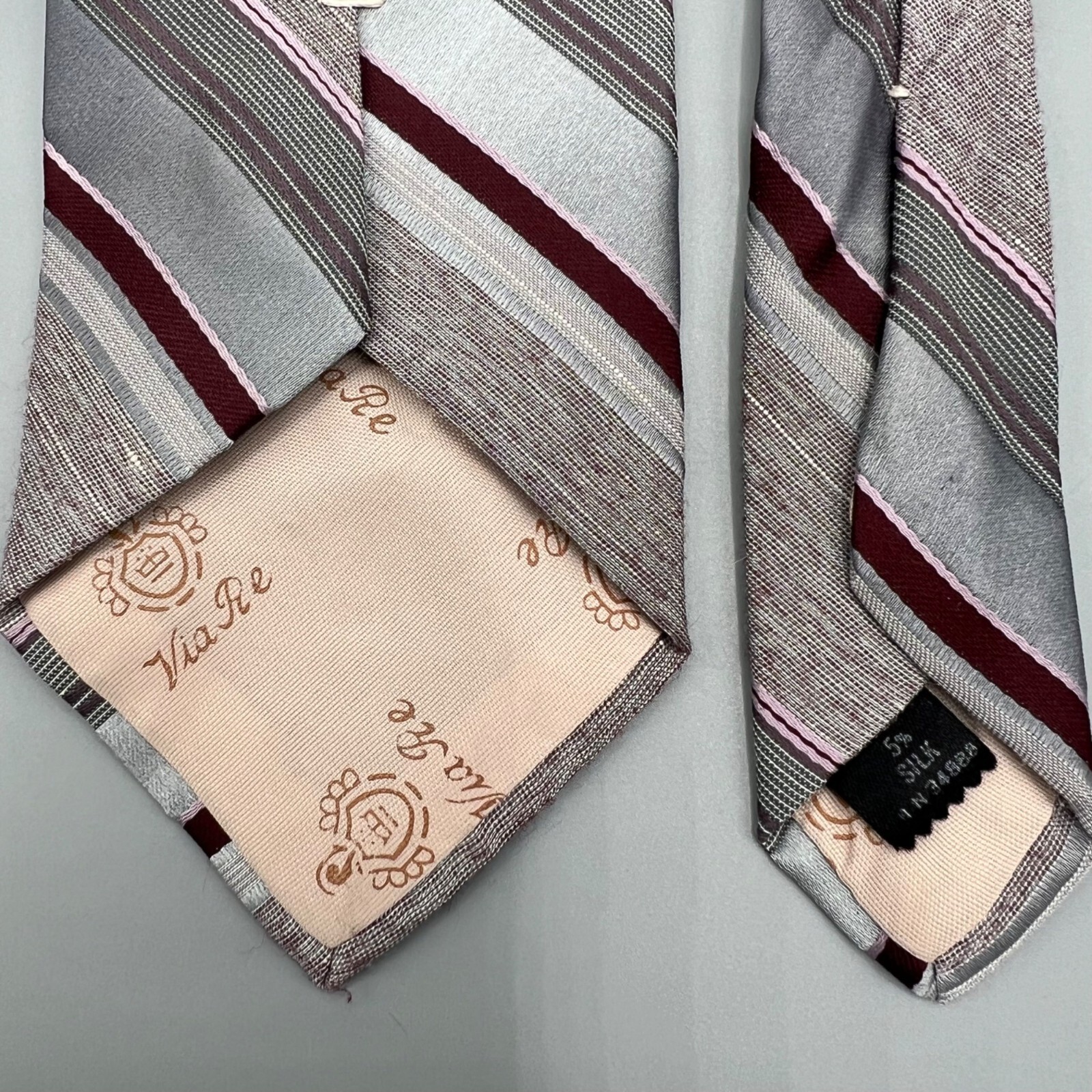 Vintage 1970s “Via Re” Men’s Embroidered Crest Regimental Striped Silver Tie