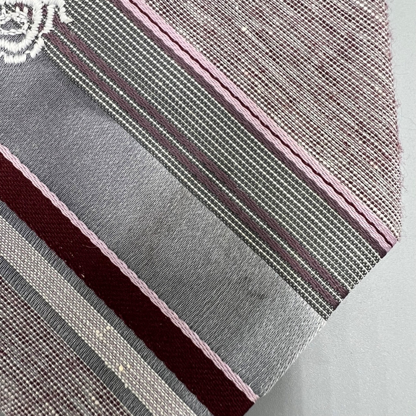 Vintage 1970s “Via Re” Men’s Embroidered Crest Regimental Striped Silver Tie